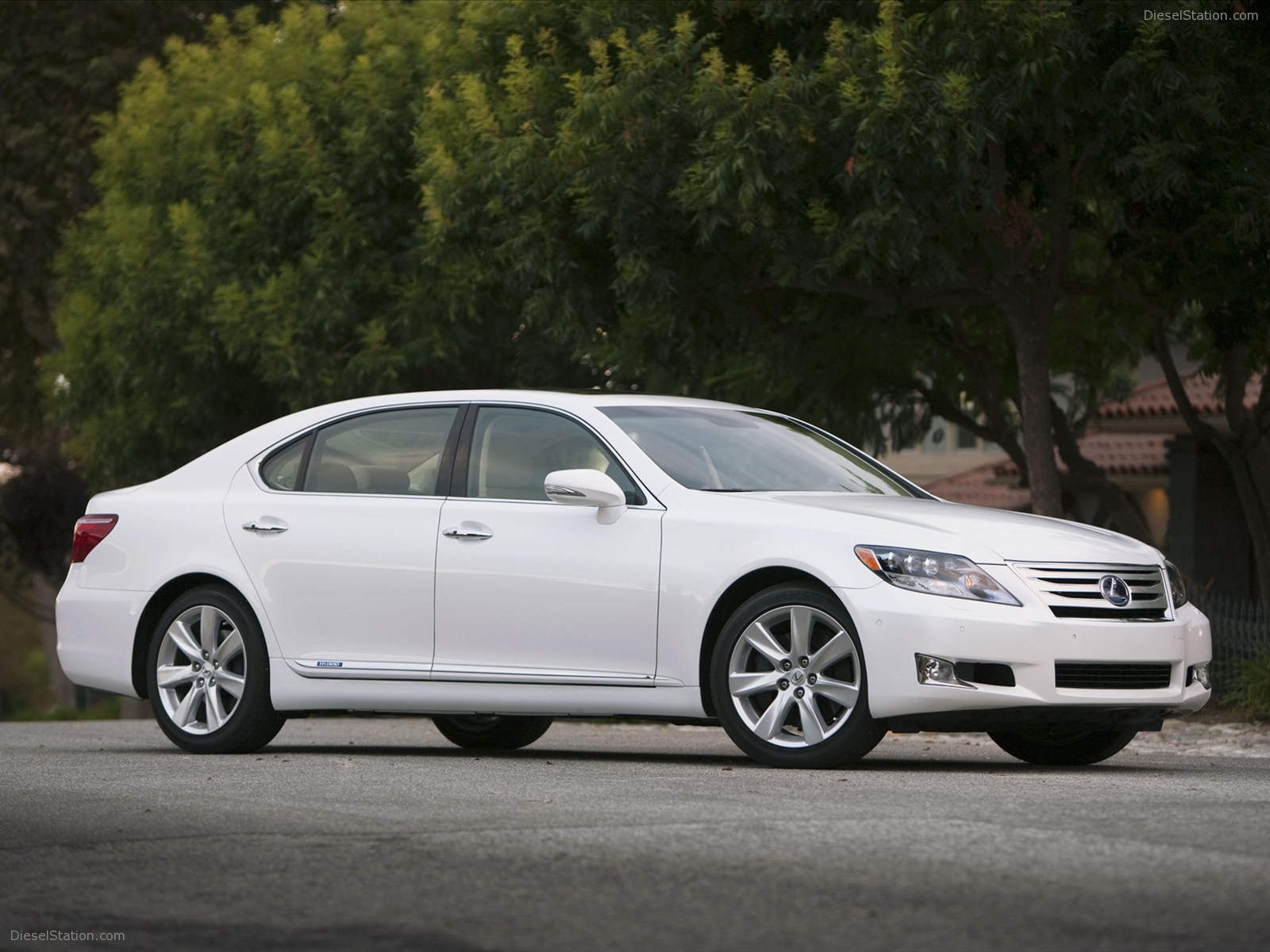 Lexus LS 600h L 2011