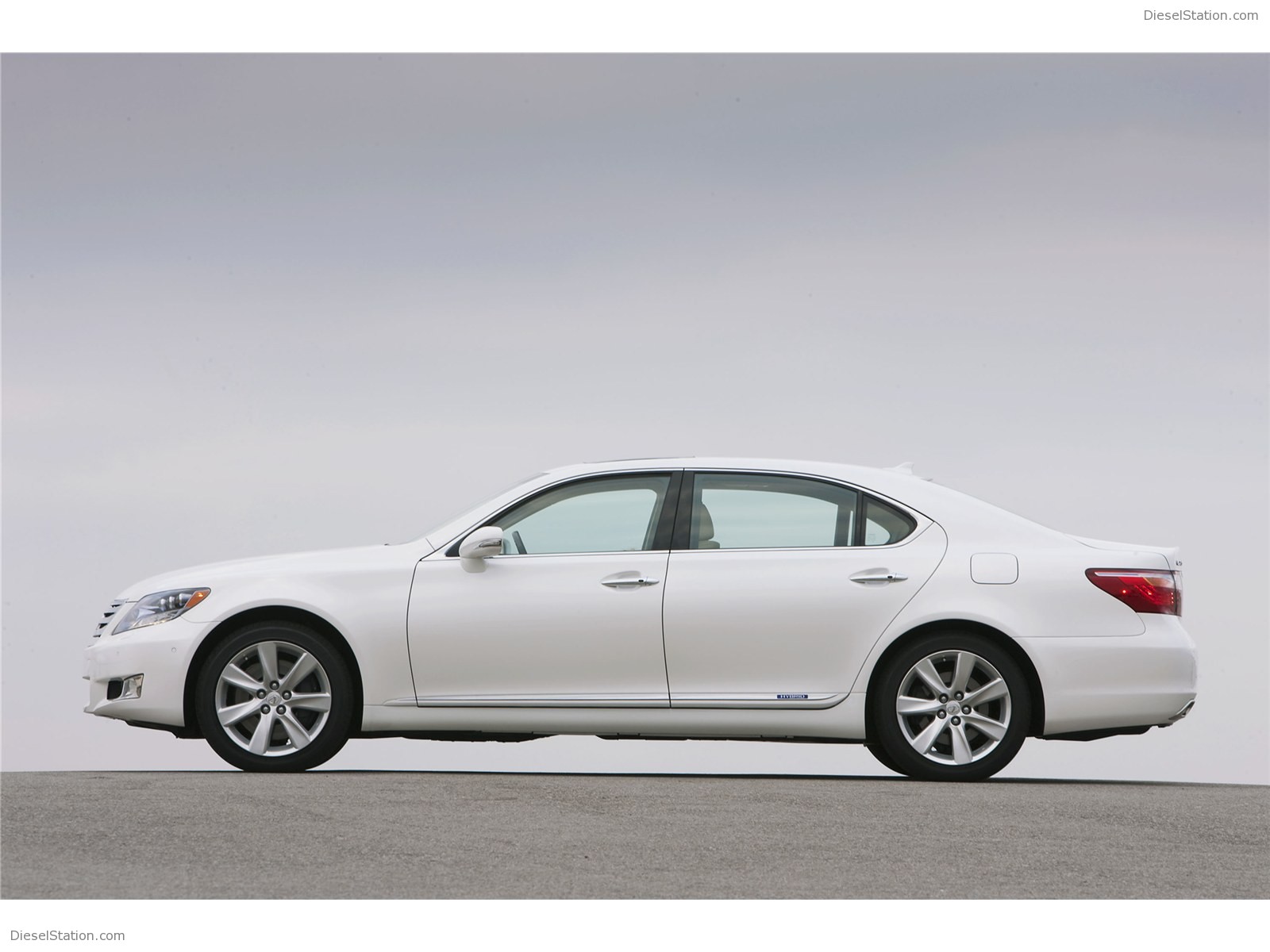 Lexus LS 600h L 2011