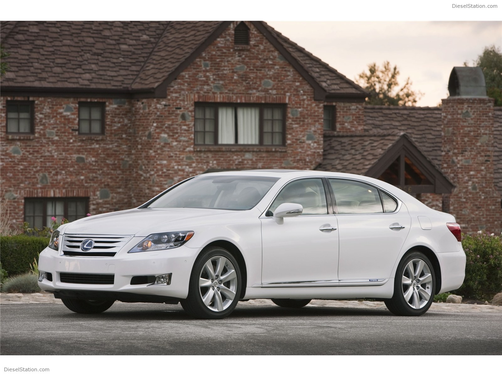 Lexus LS 600h L 2011