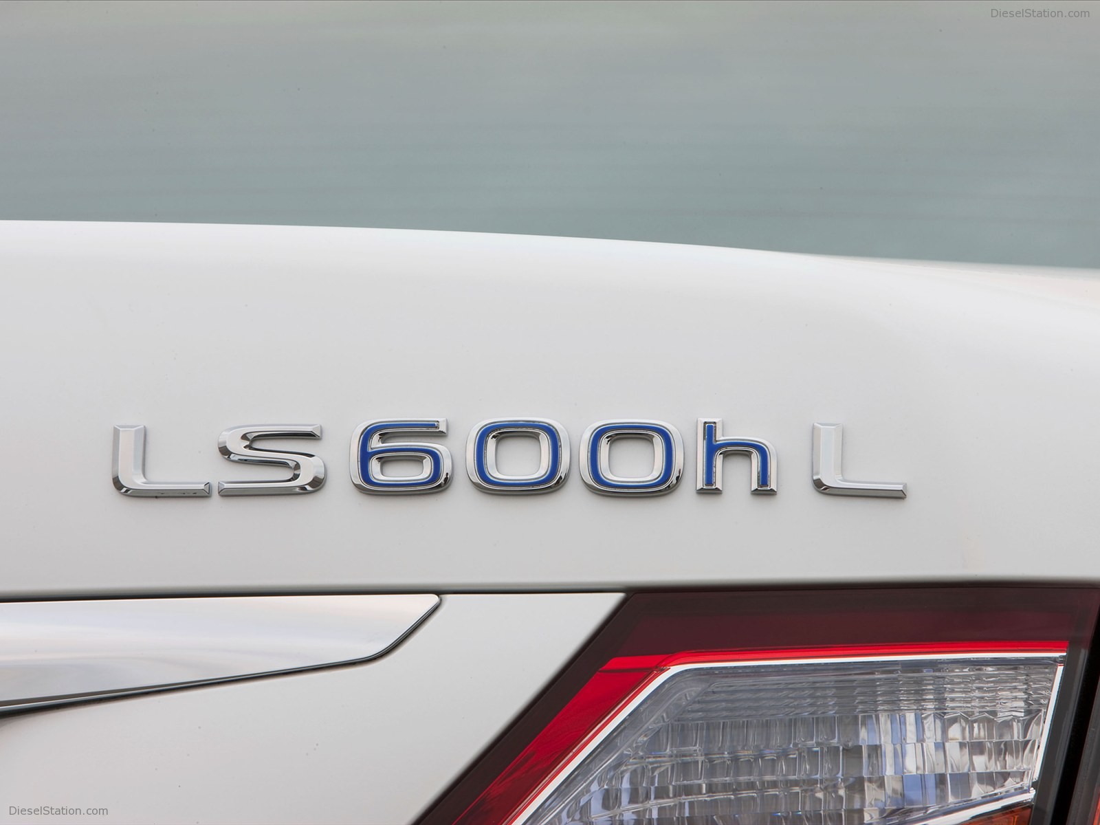 Lexus LS 600h L 2011