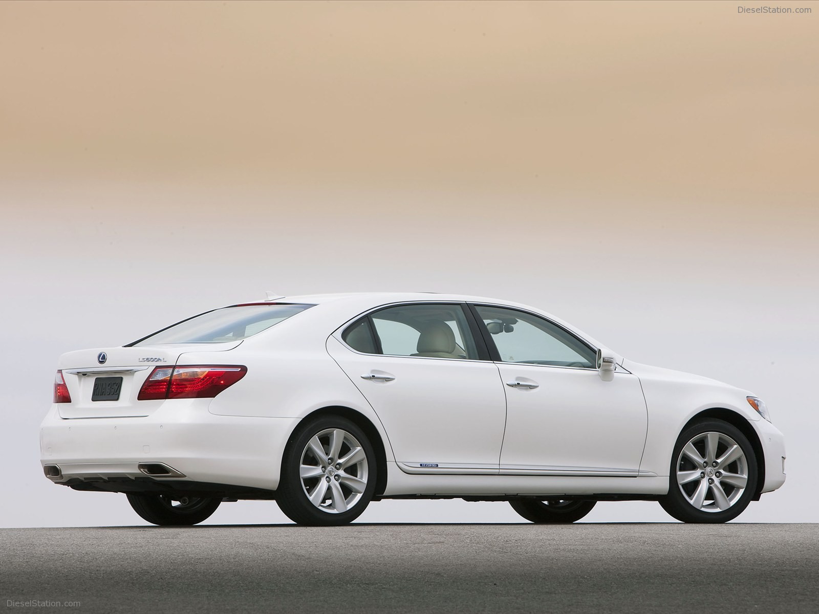 Lexus LS 600h L 2011