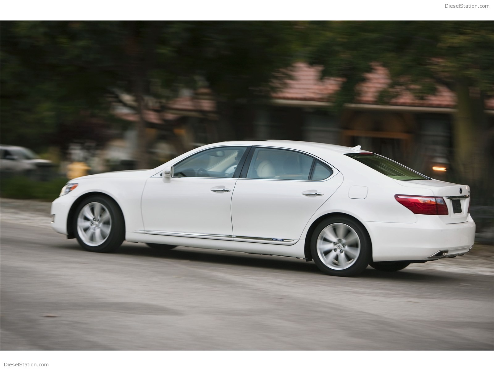 Lexus LS 600h L 2011