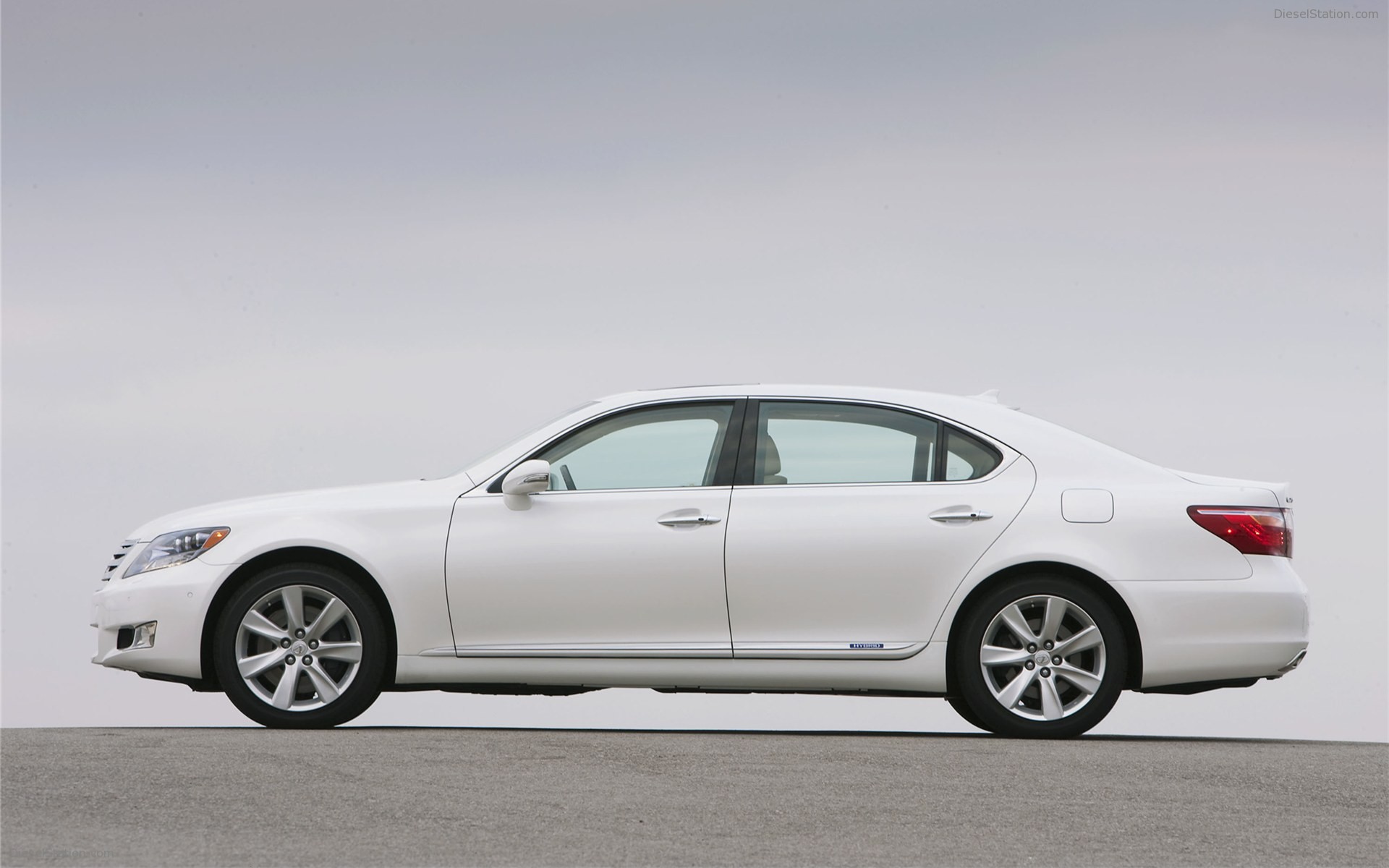 Lexus LS 600h L 2011