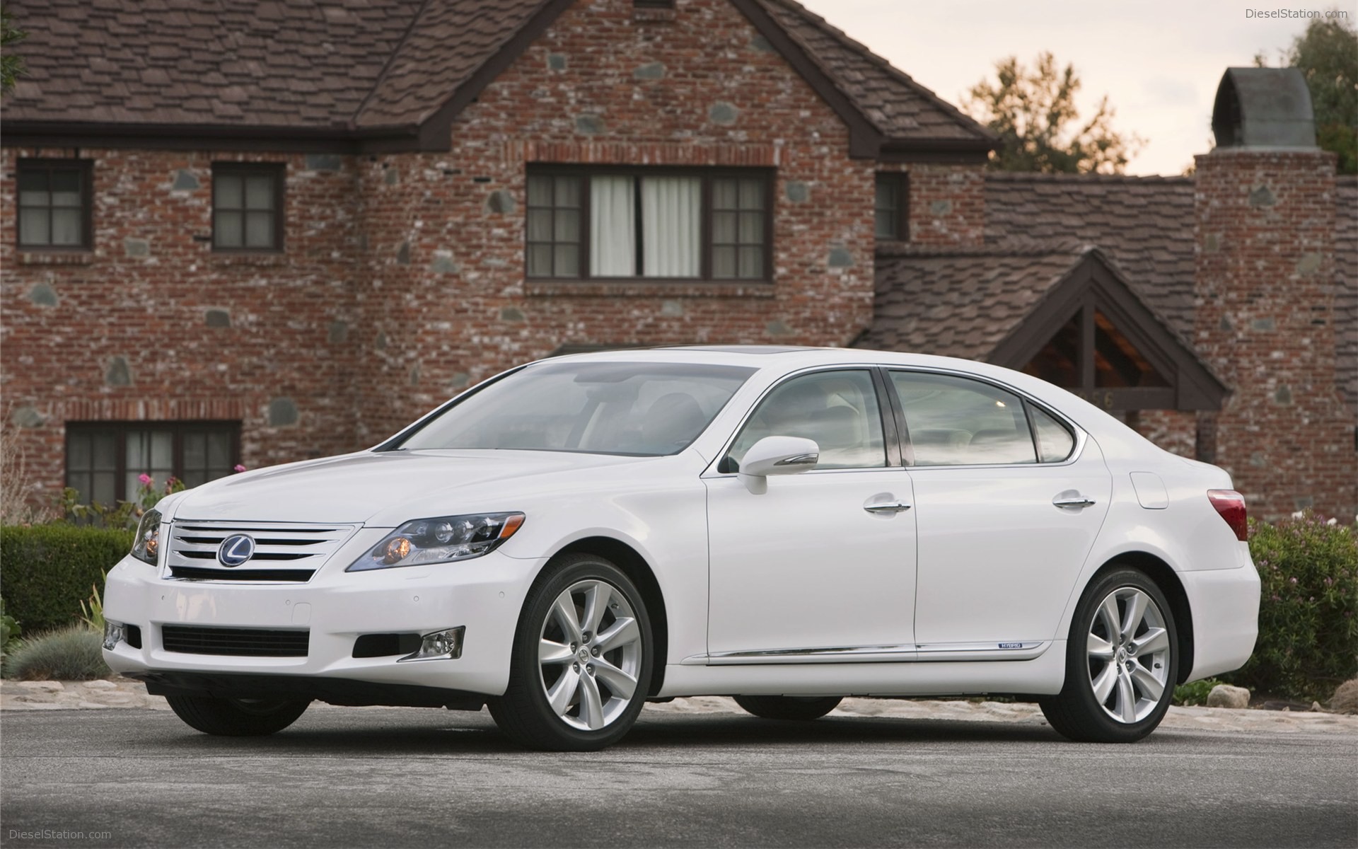 Lexus LS 600h L 2011