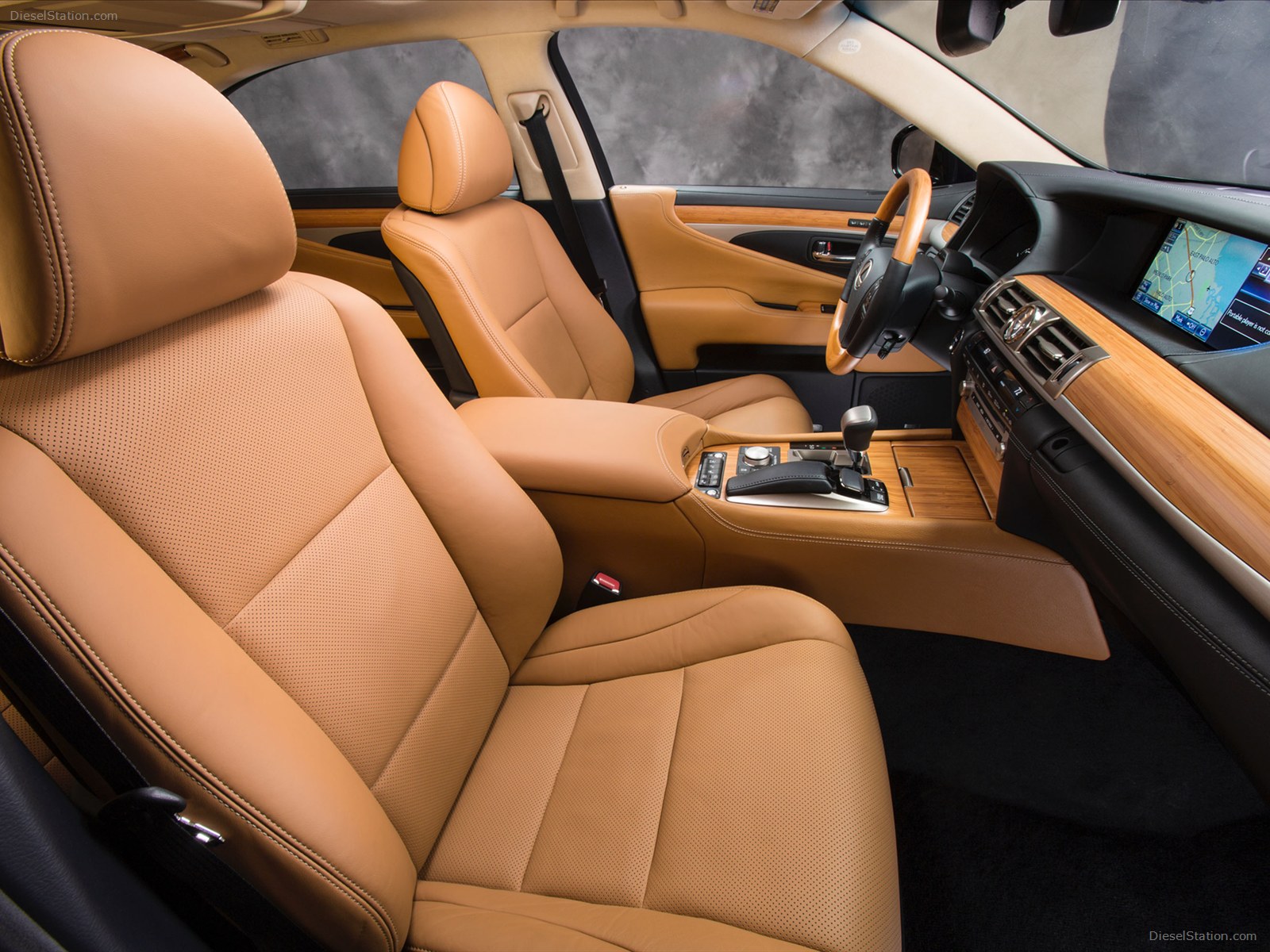 Lexus LS 600H L 2013