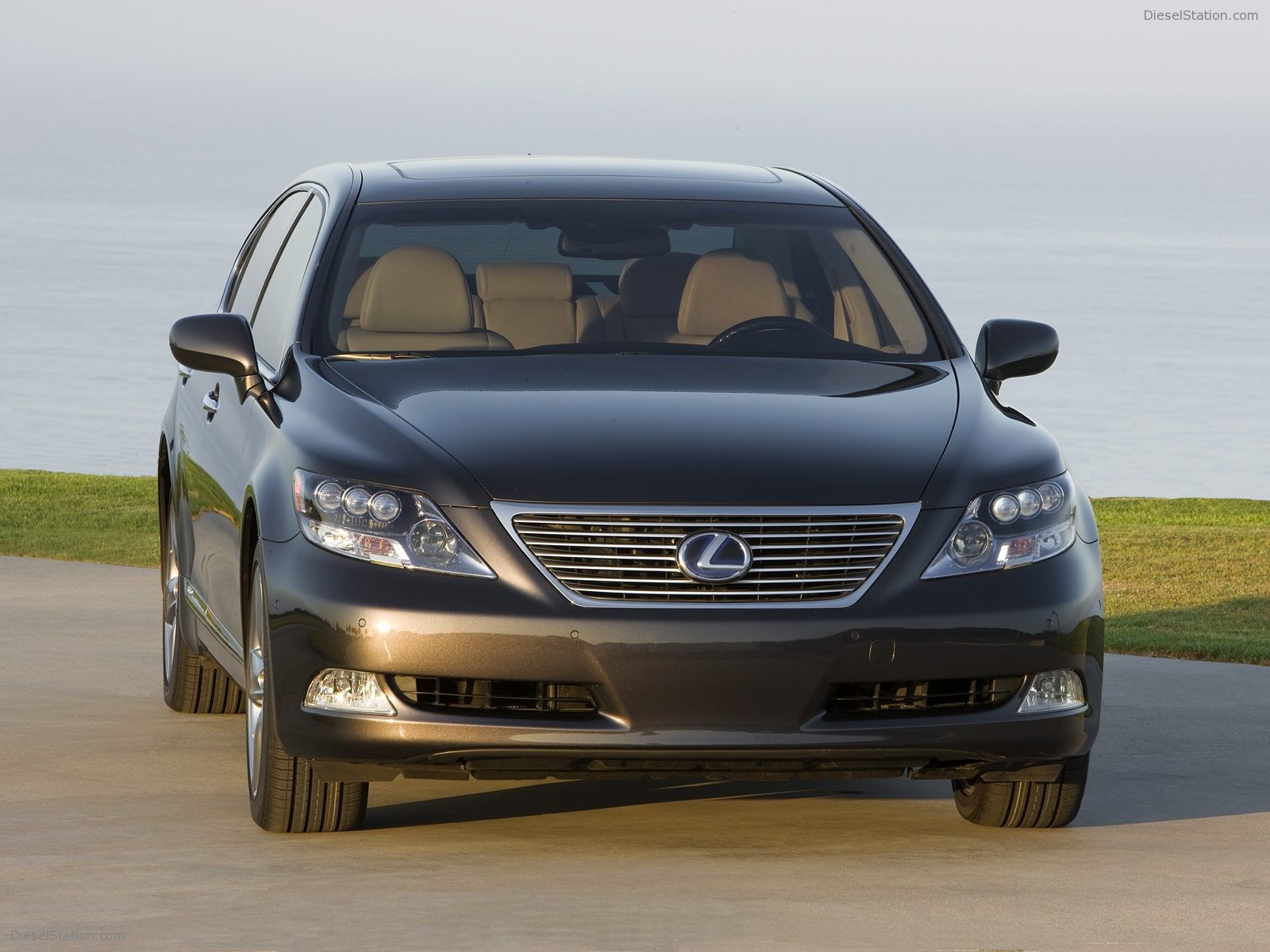 Lexus LS 600h L Pebble Beach Edition