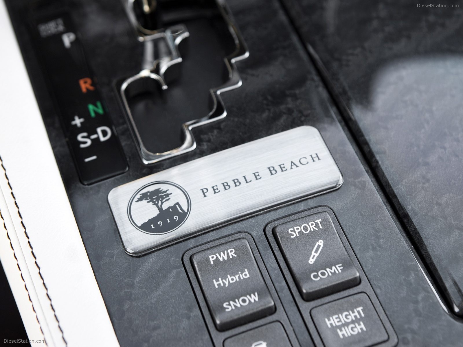 Lexus LS 600h L Pebble Beach Edition