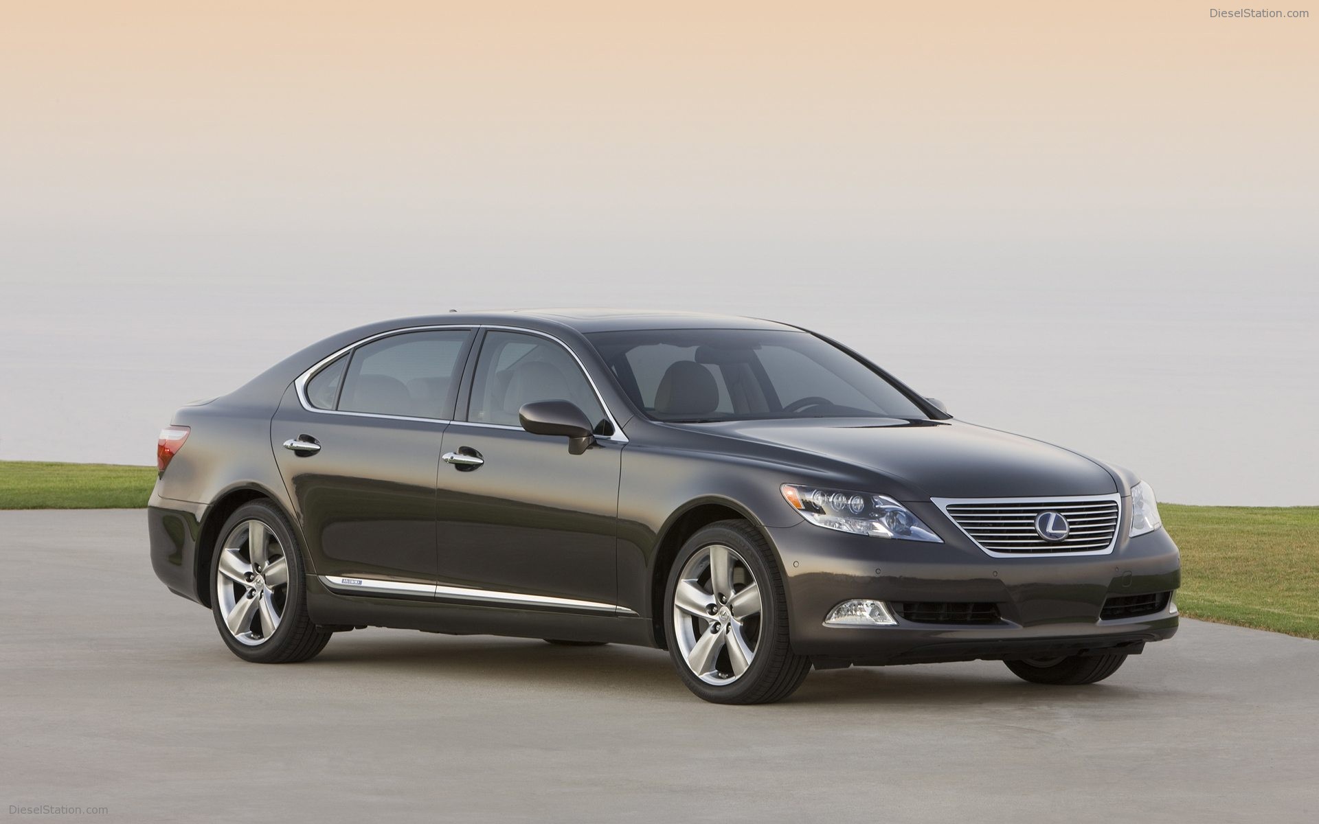 Lexus LS 600h L Pebble Beach Edition