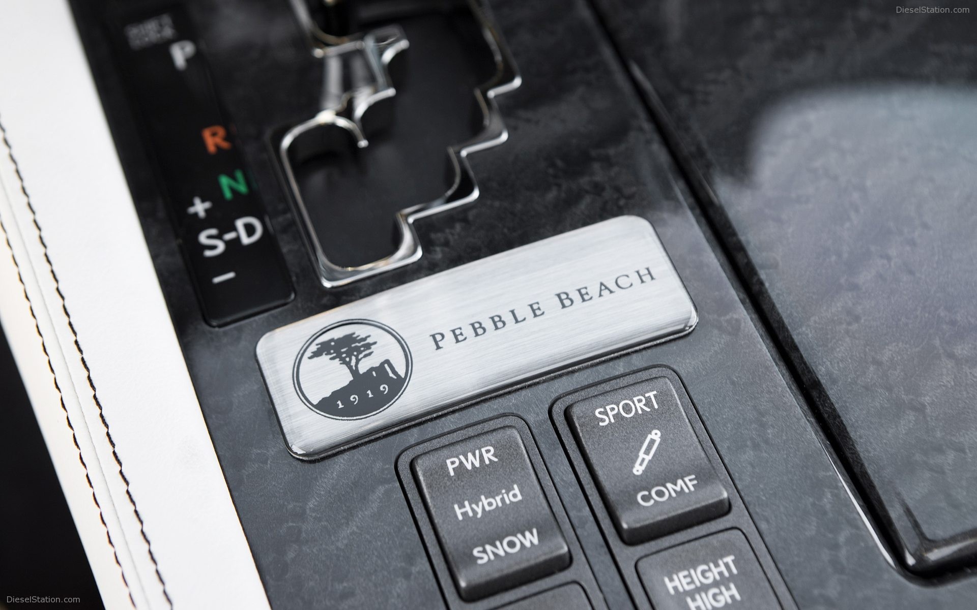 Lexus LS 600h L Pebble Beach Edition