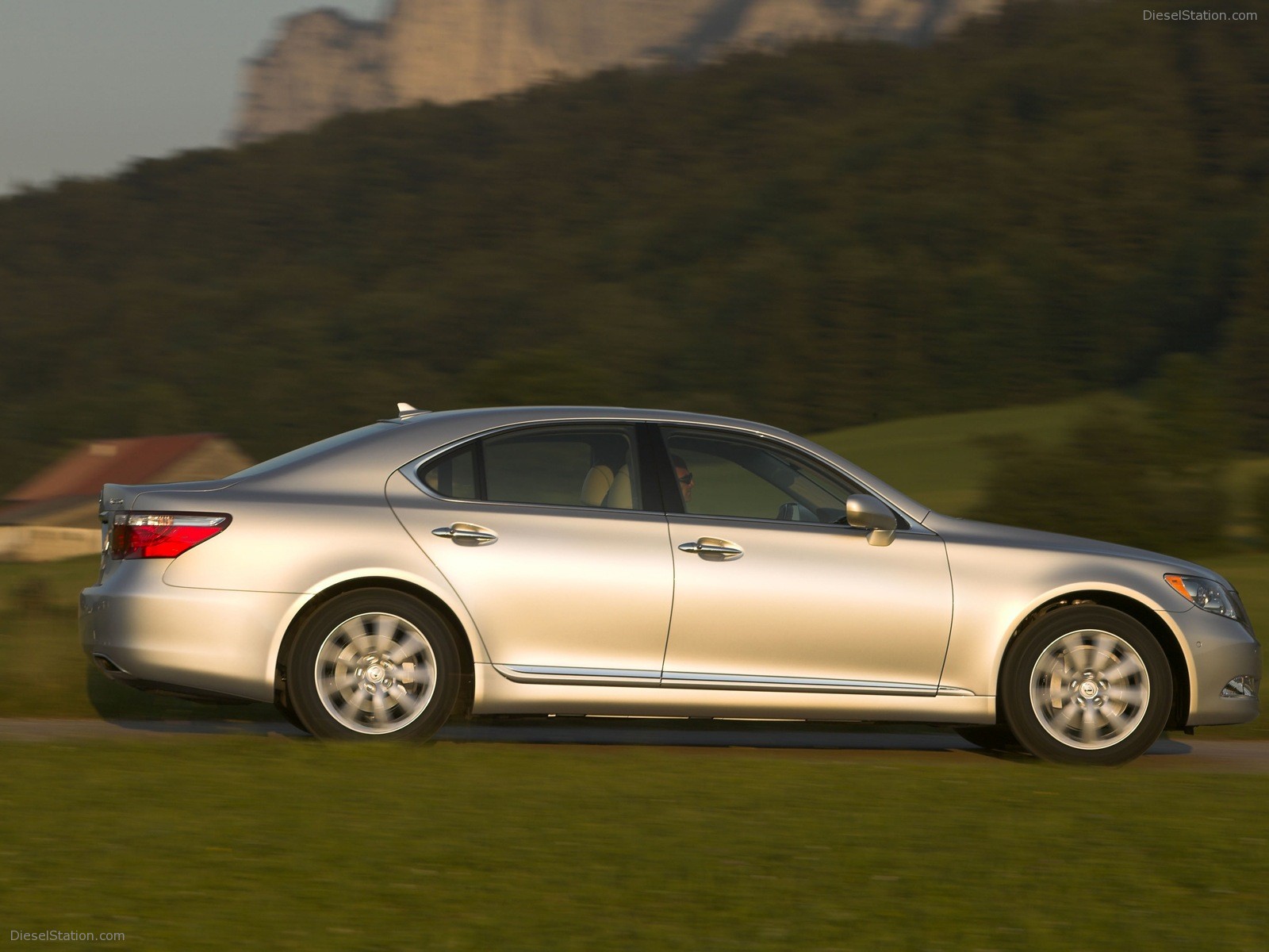 Lexus LS460