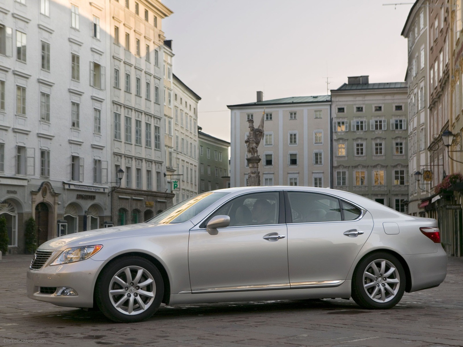 Lexus LS460