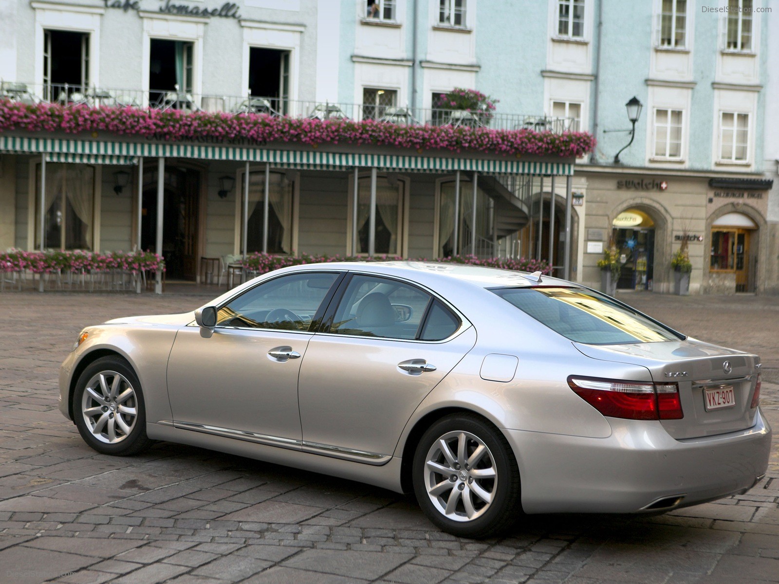 Lexus LS460
