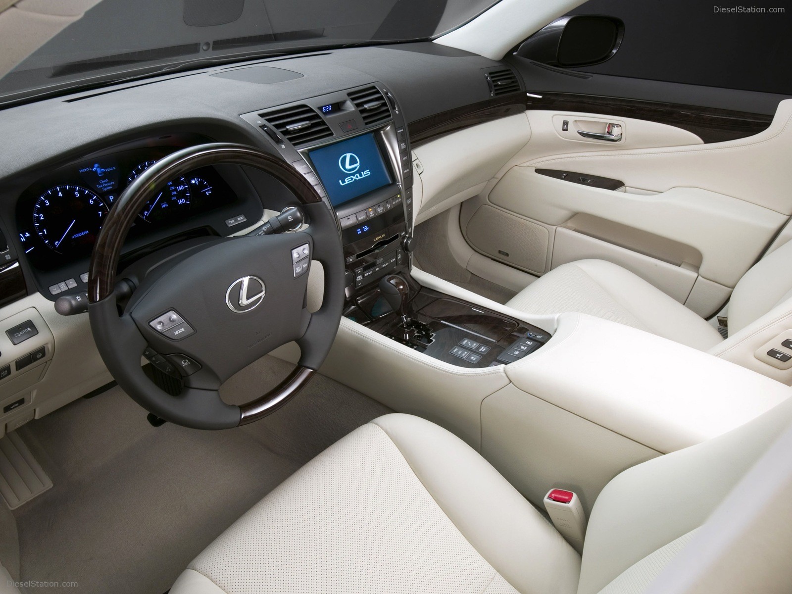 Lexus LS460