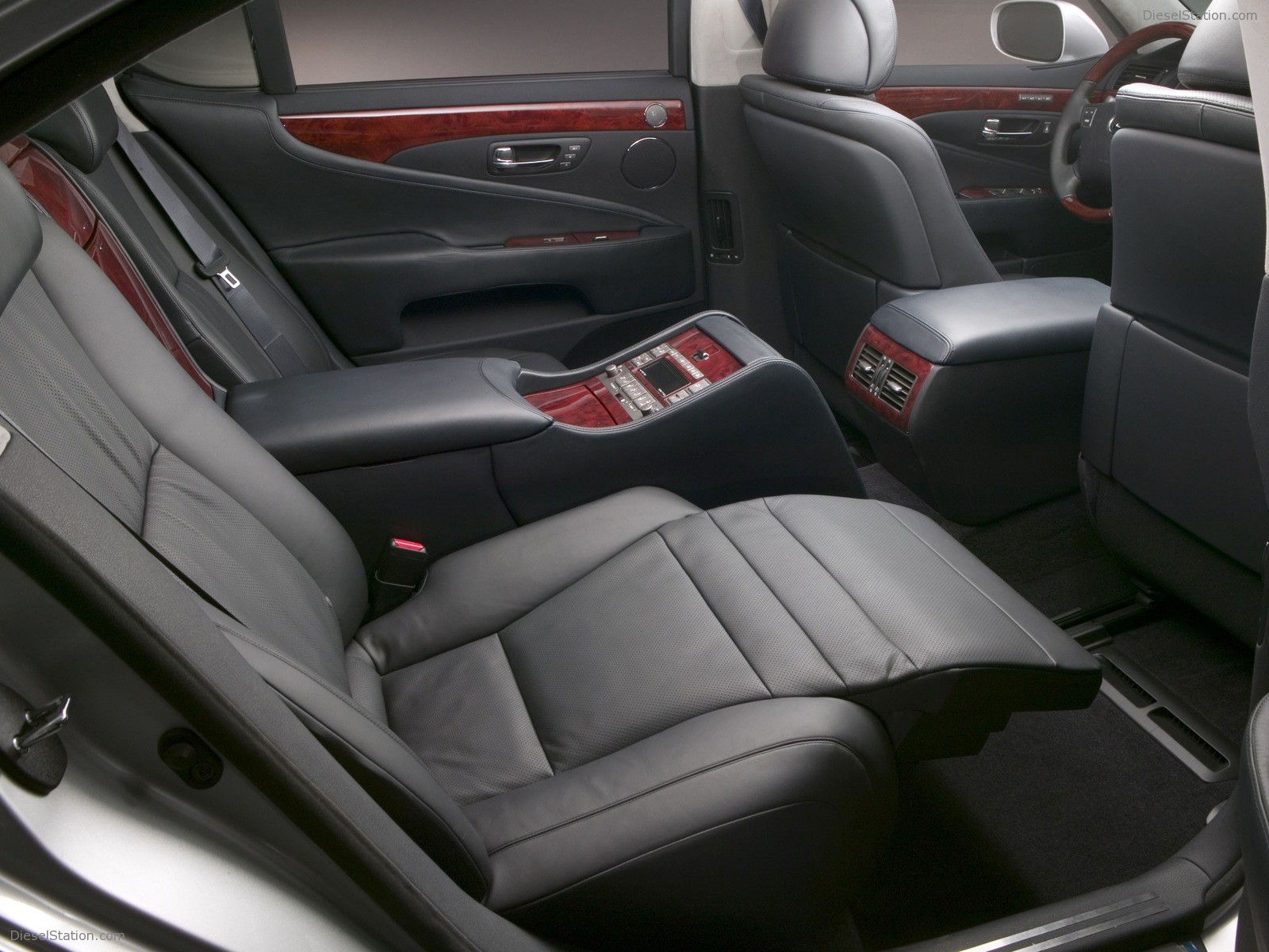 Lexus LS460