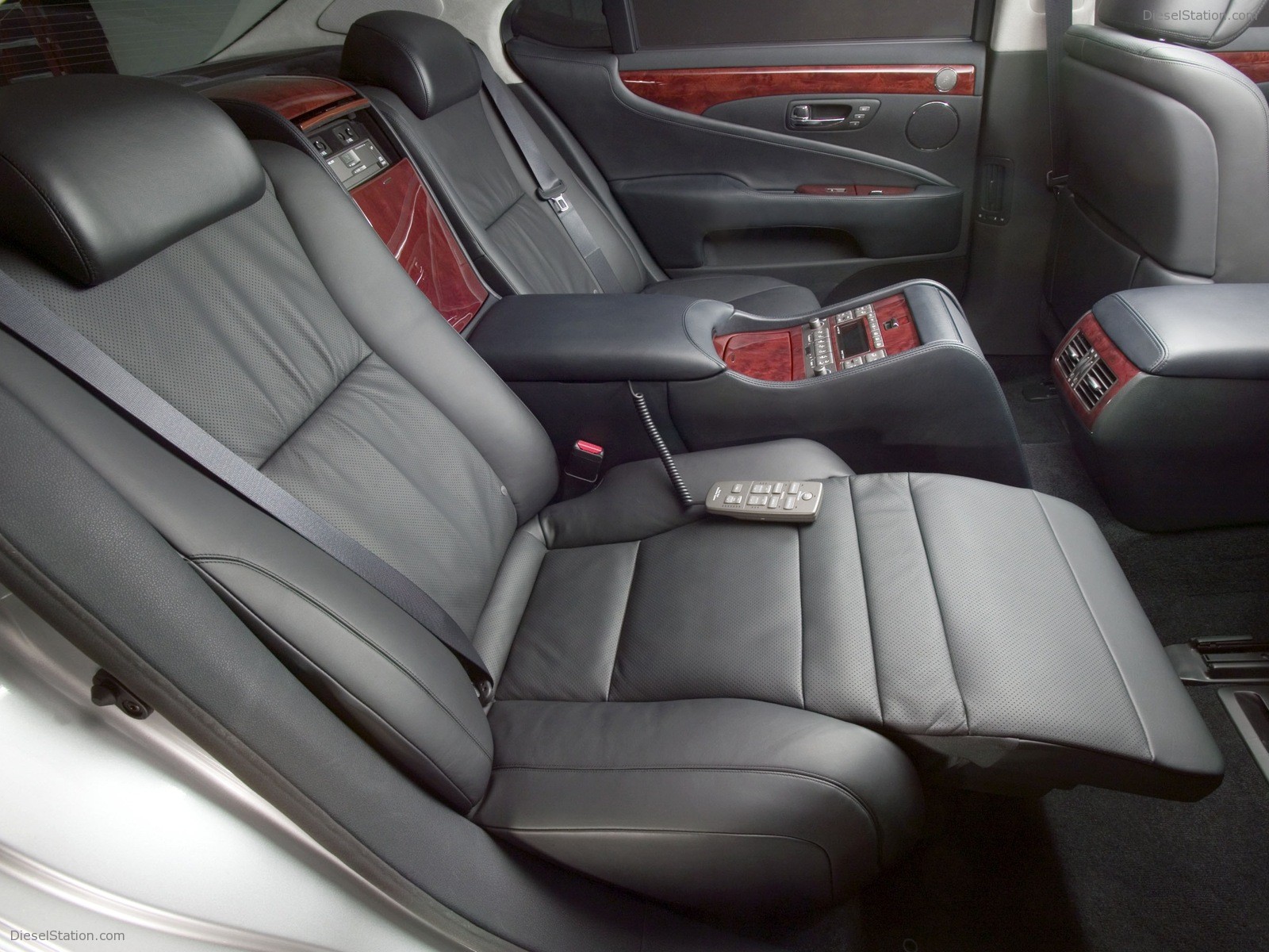 Lexus LS460