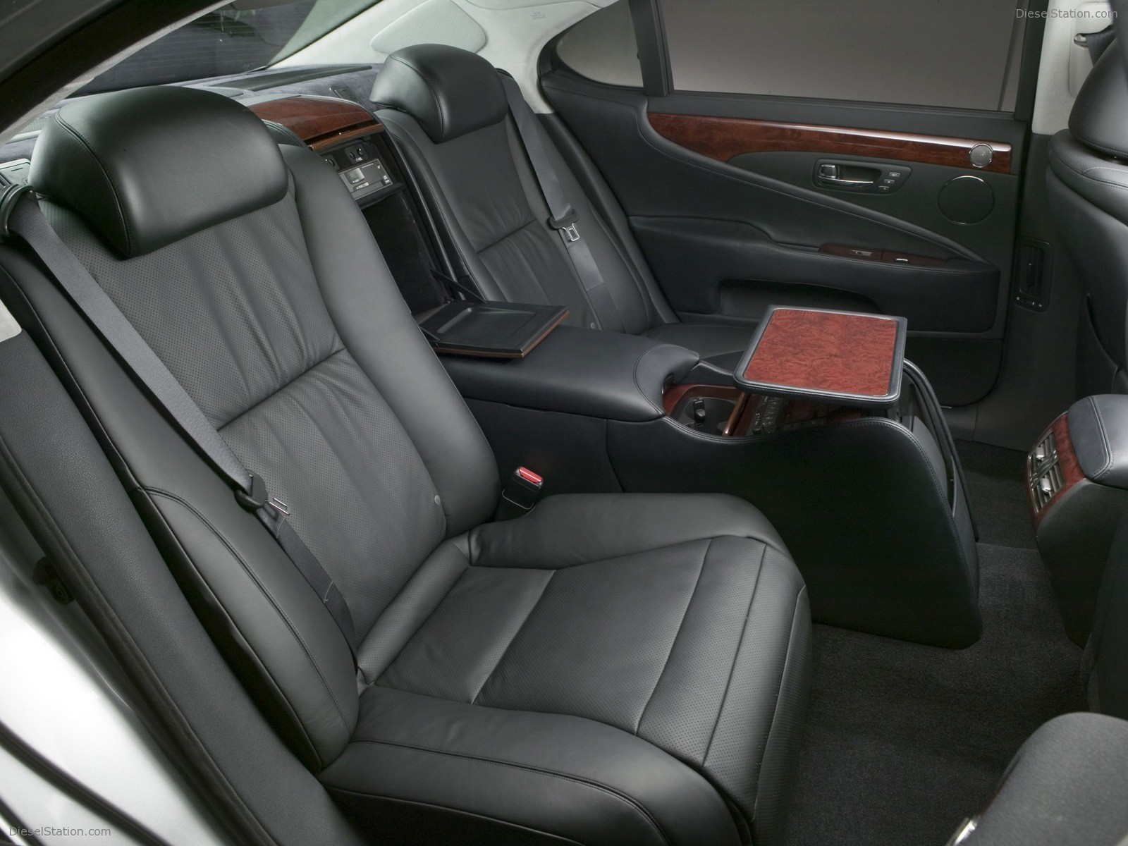 Lexus LS460