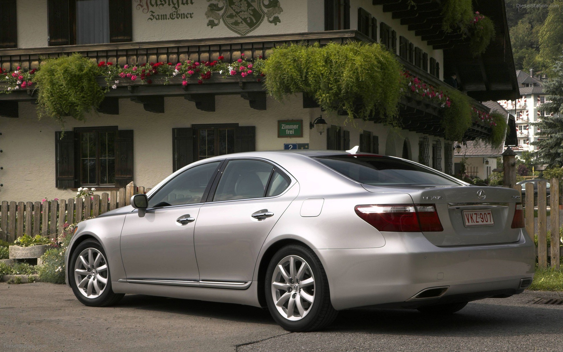 Lexus LS460