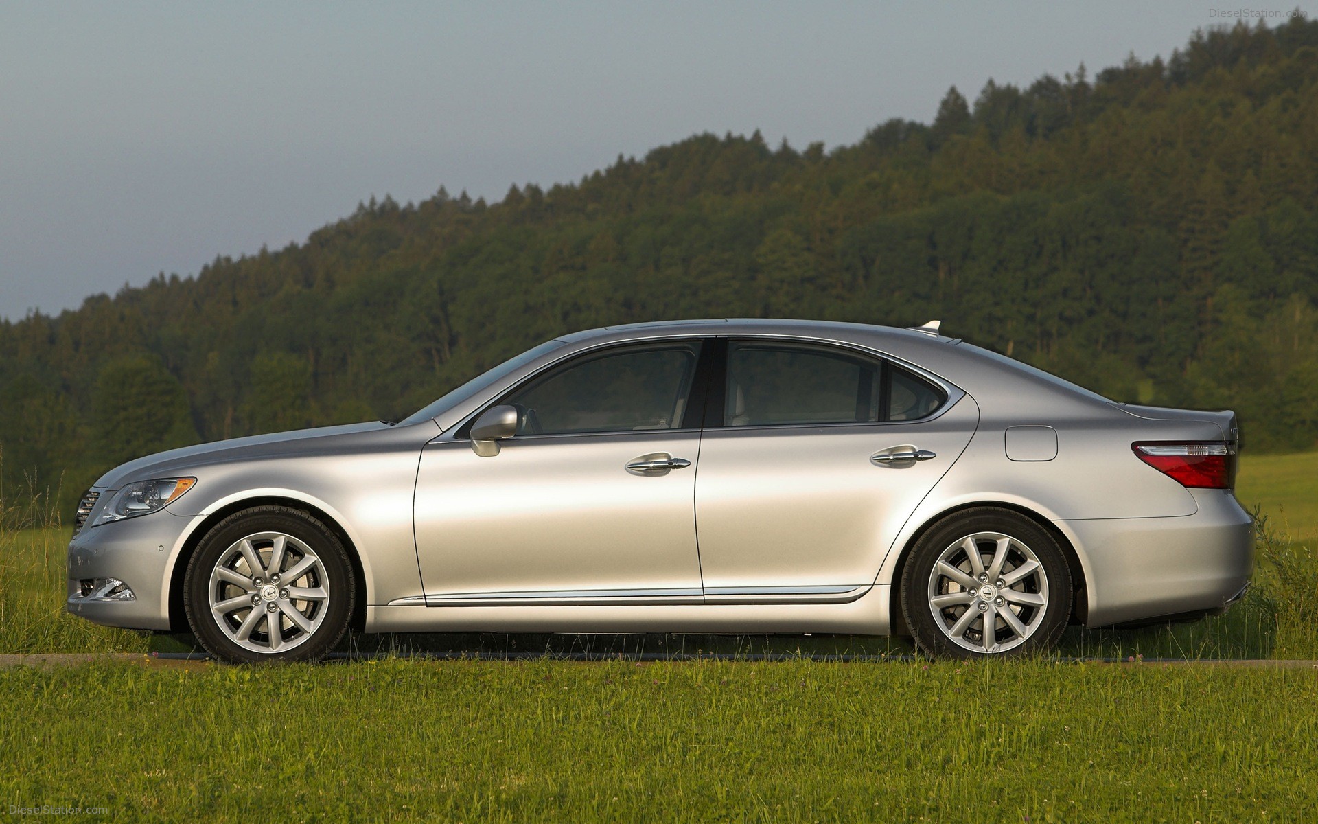 Lexus LS460