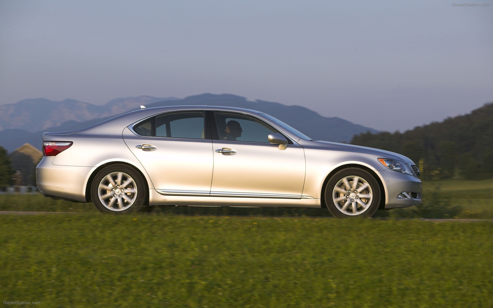 Lexus LS460
