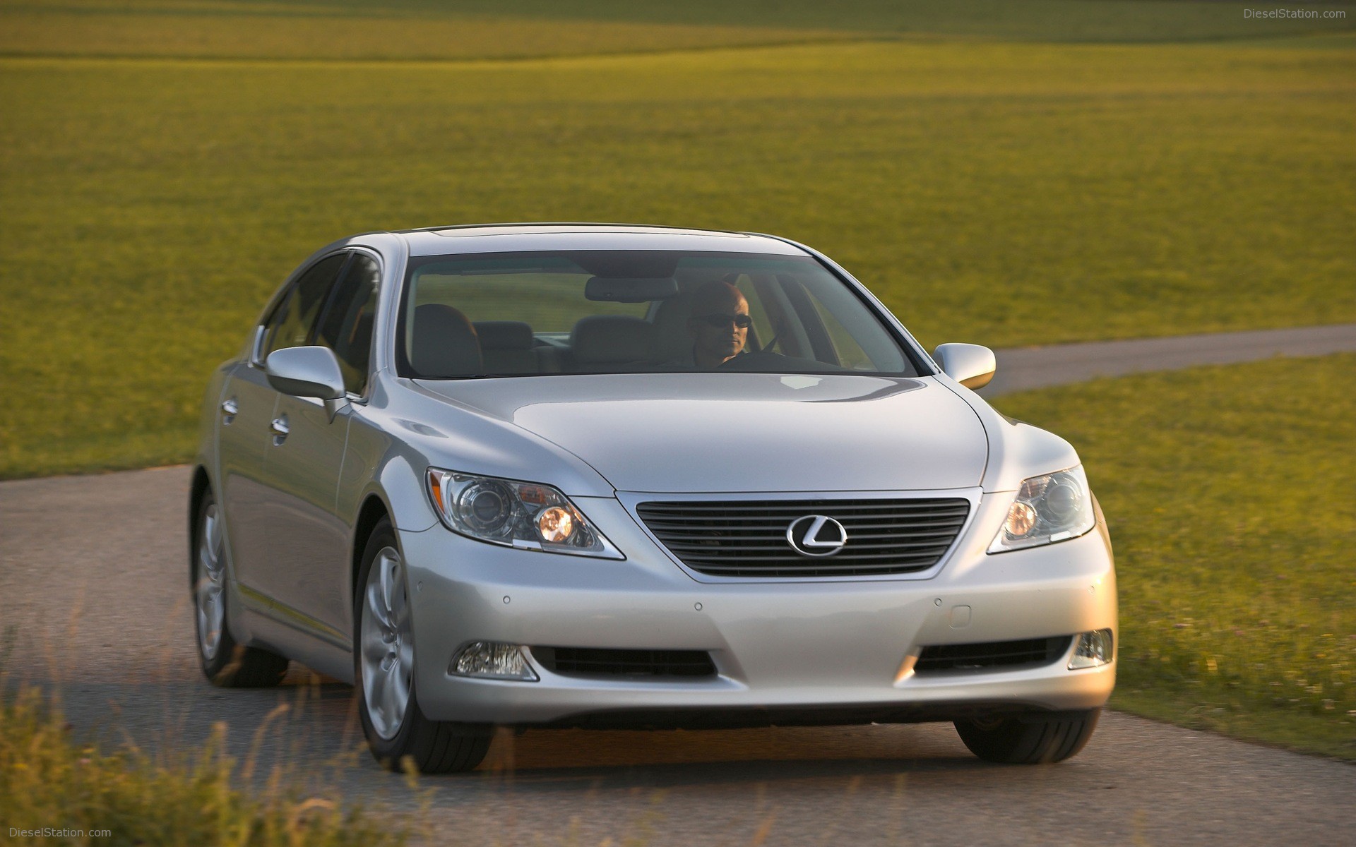 Lexus LS460