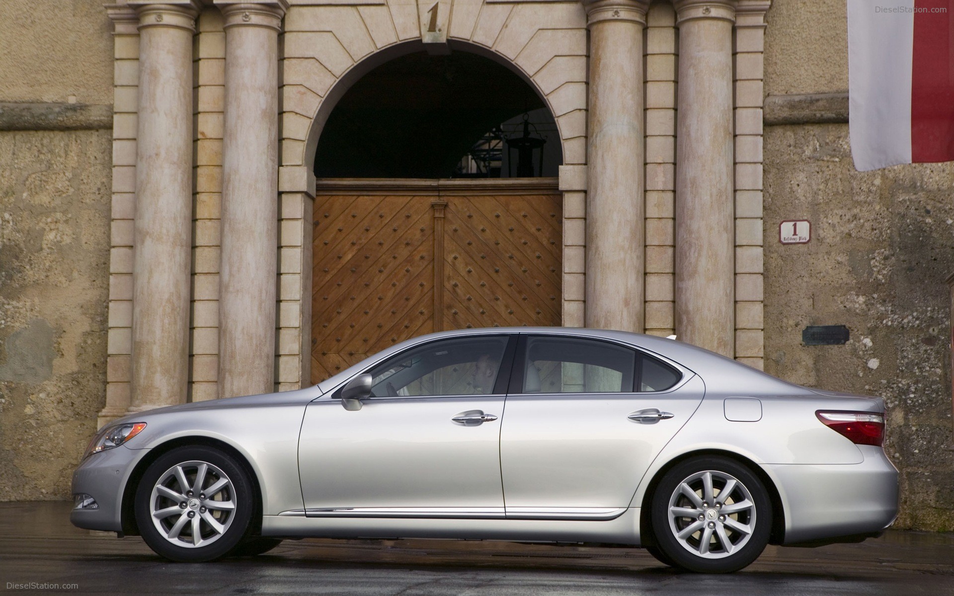 Lexus LS460