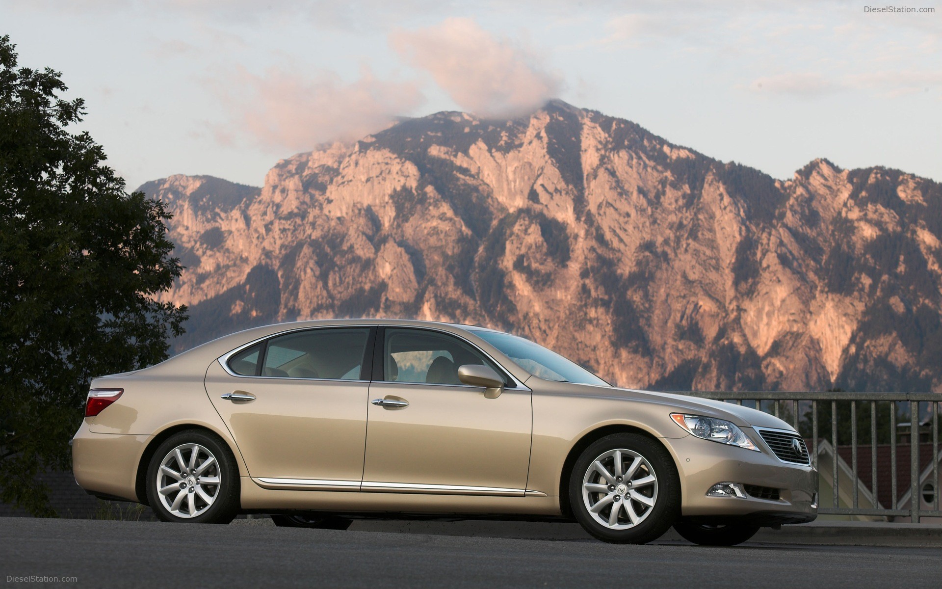 Lexus LS460