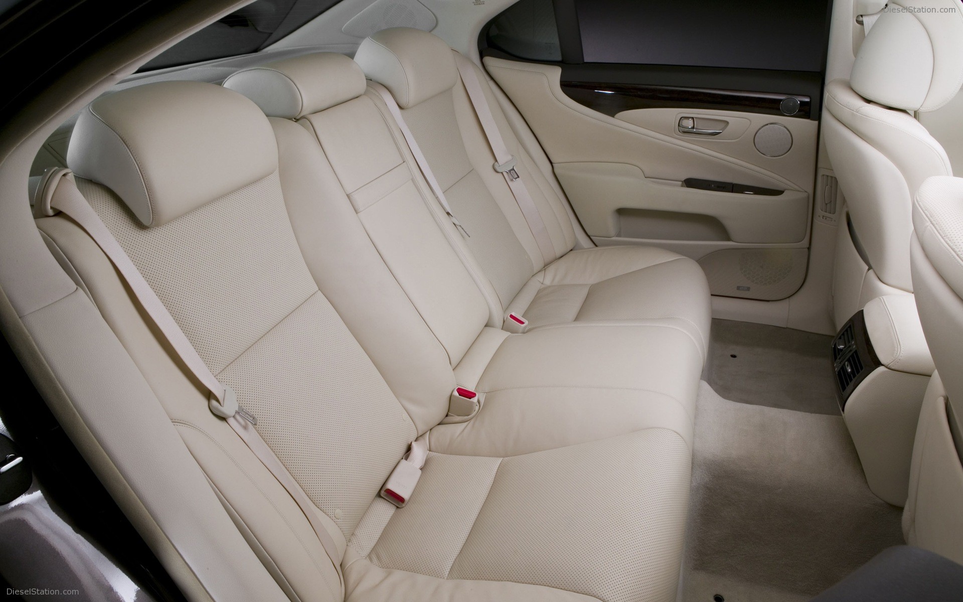 Lexus LS460