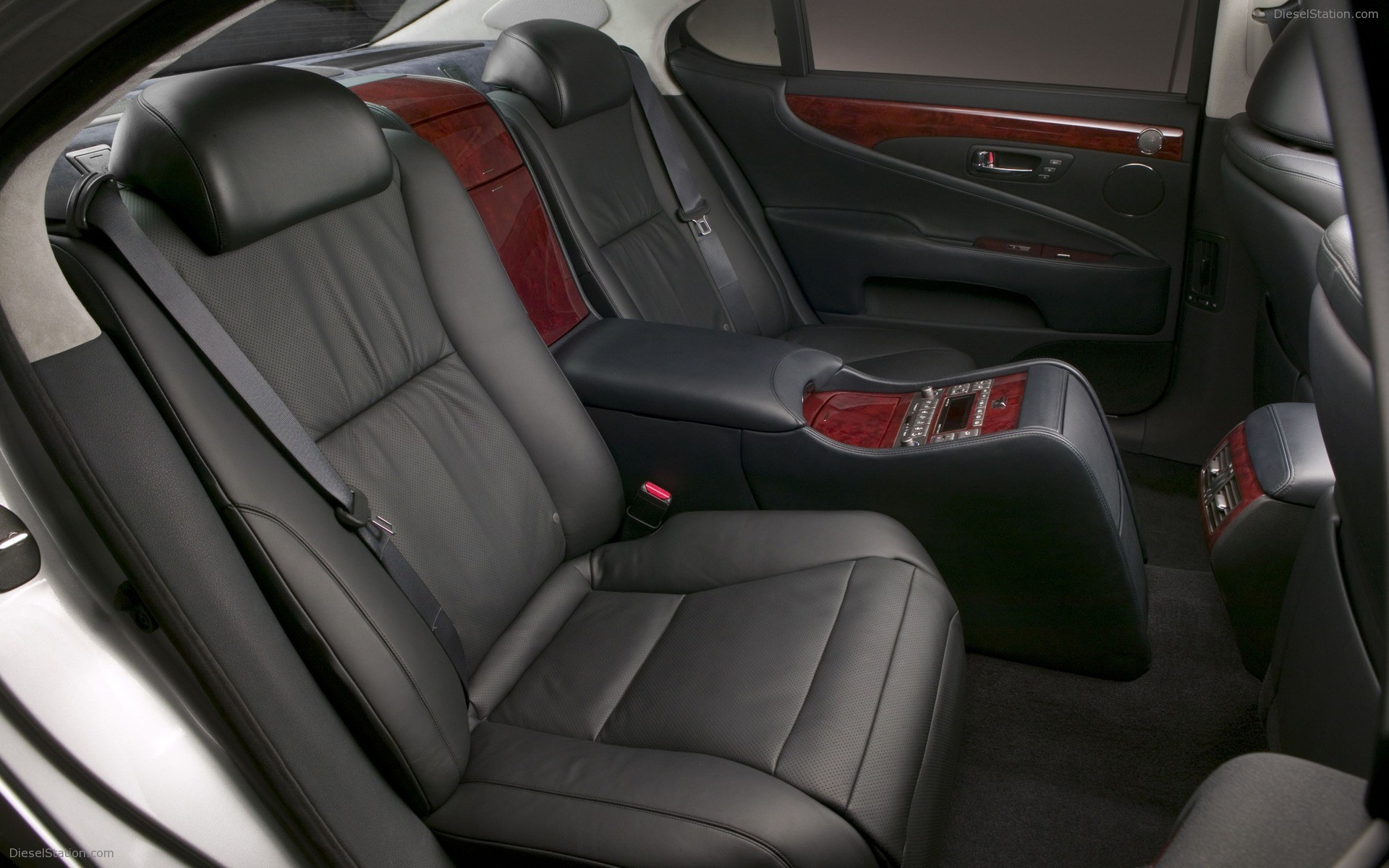 Lexus LS460