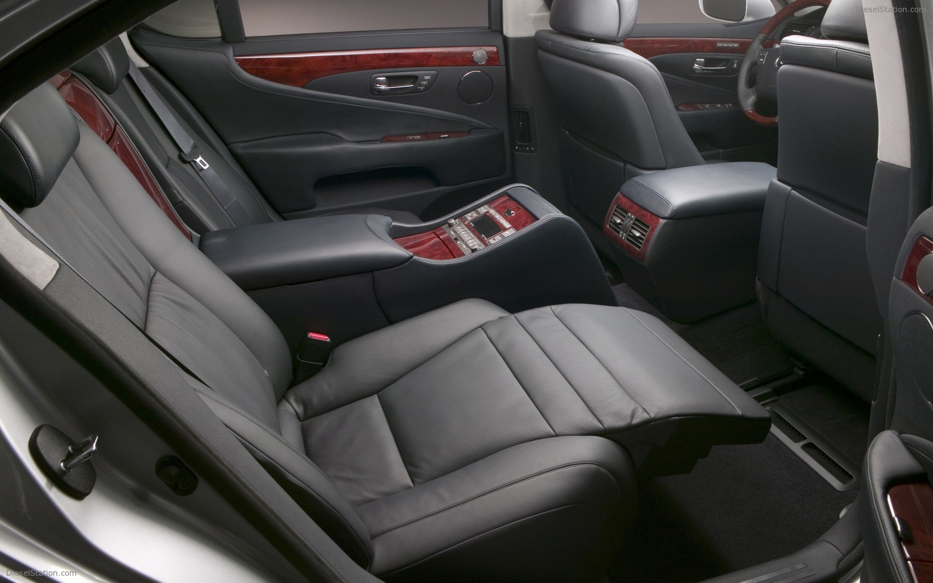 Lexus LS460