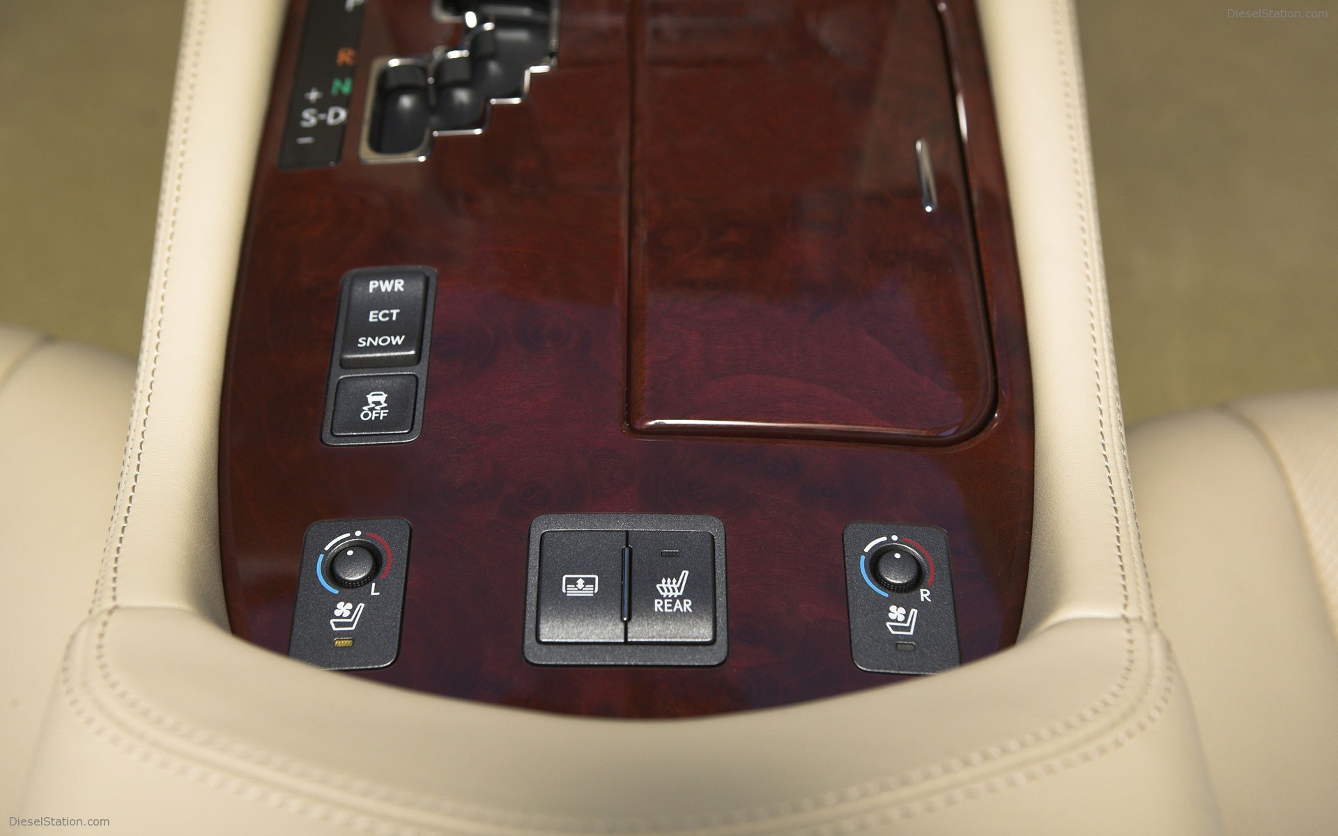 Lexus LS460