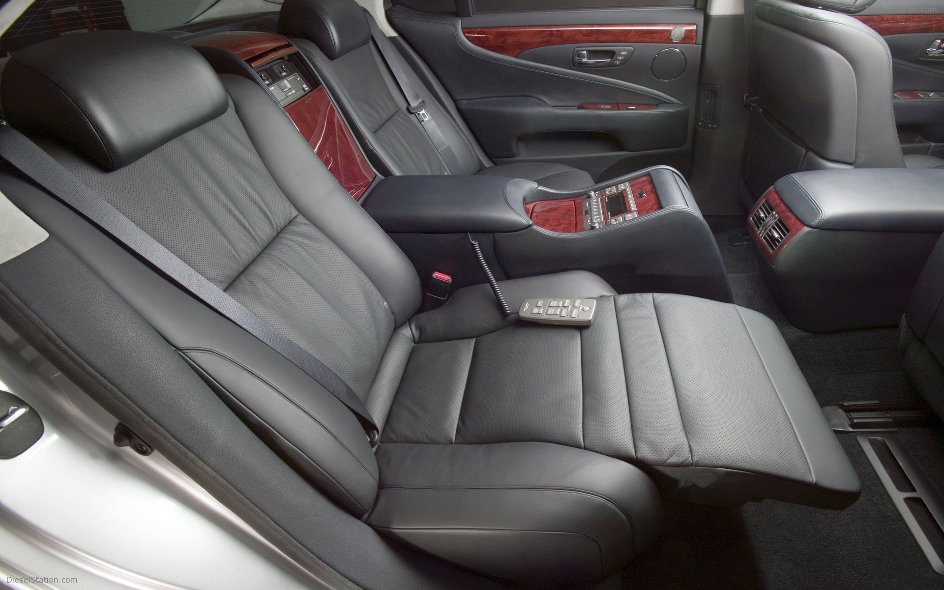 Lexus LS460