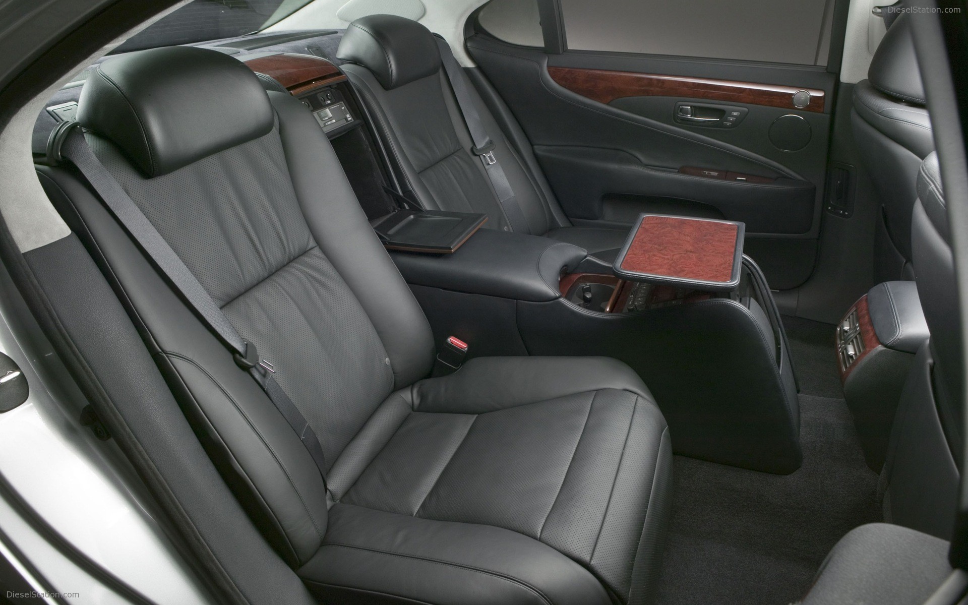 Lexus LS460