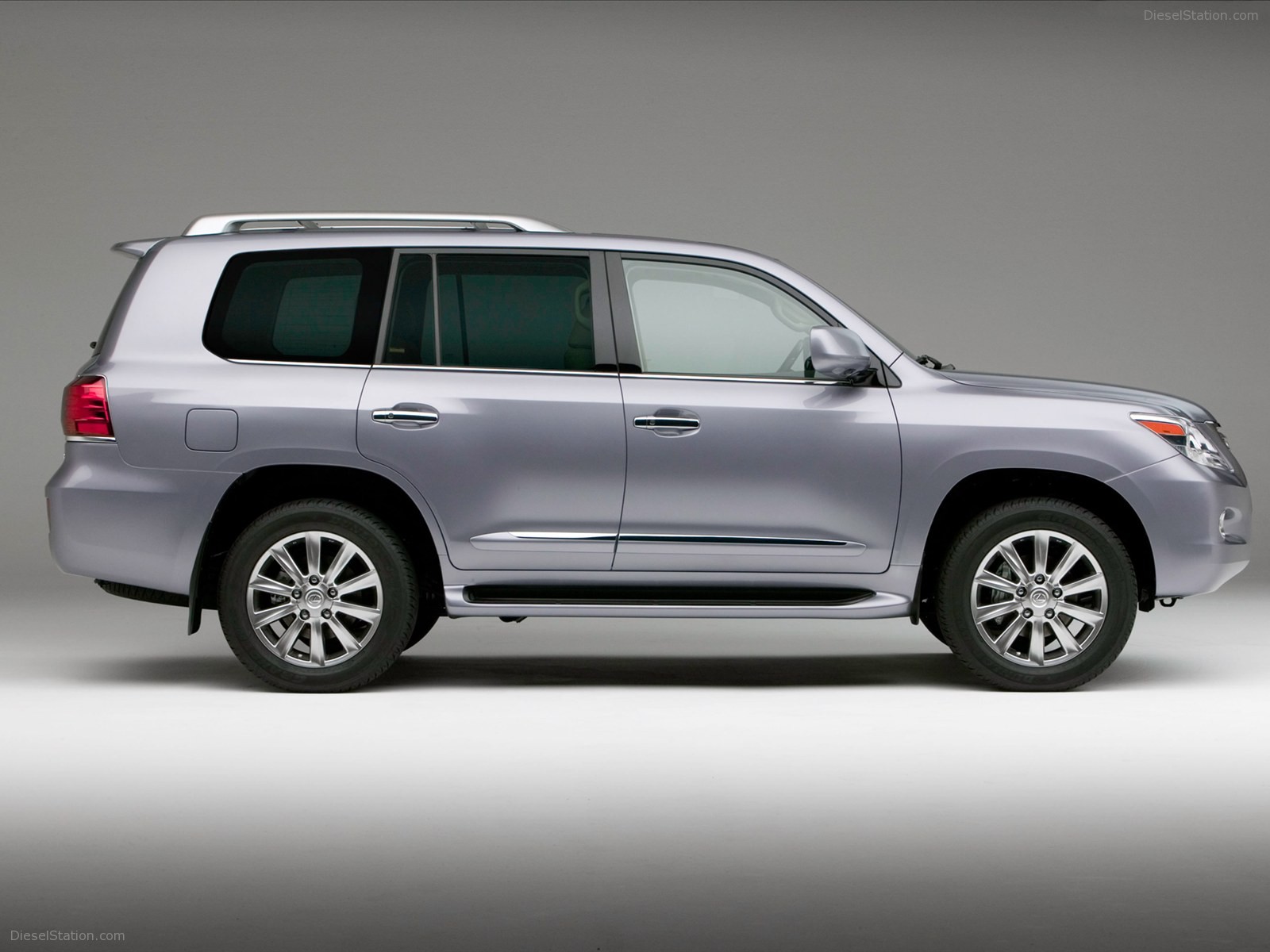 Lexus LX 570 2011