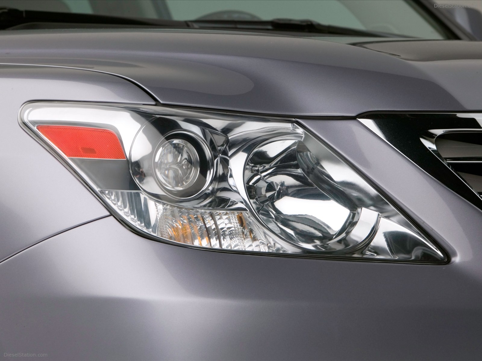 Lexus LX 570 2011