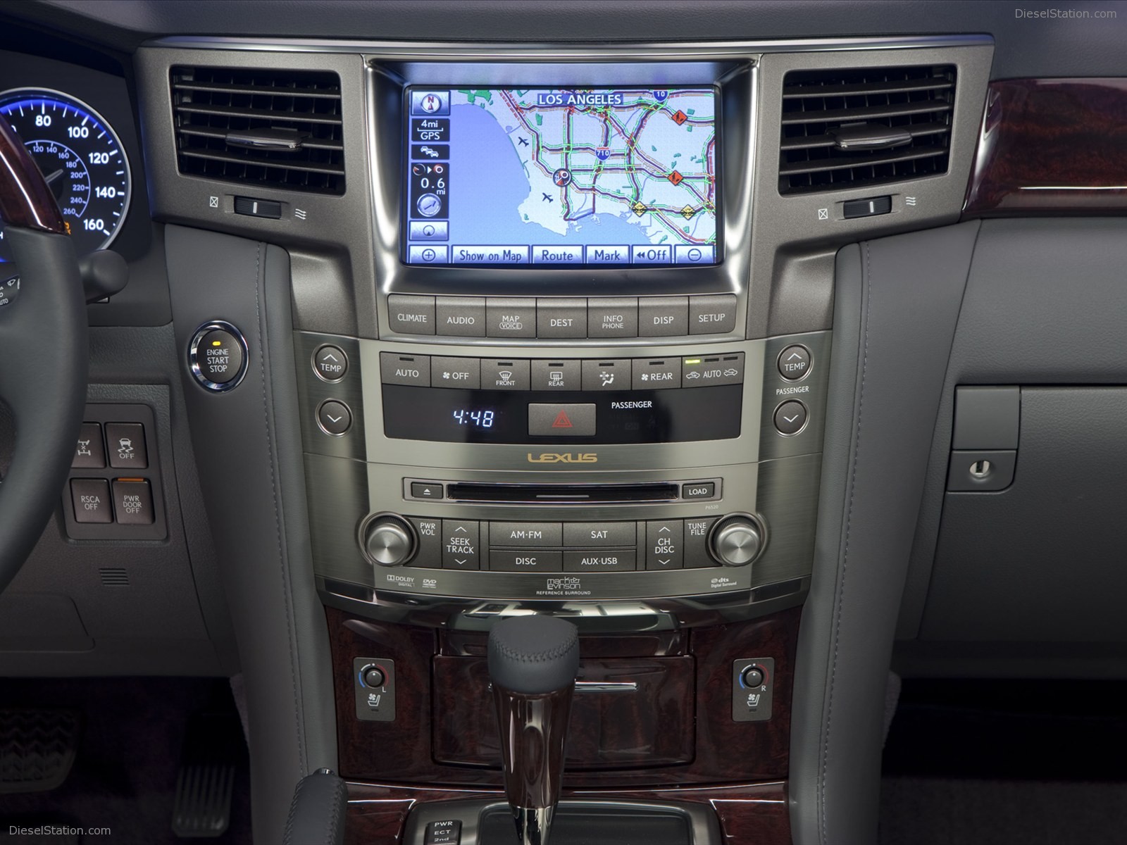 Lexus LX 570 2011