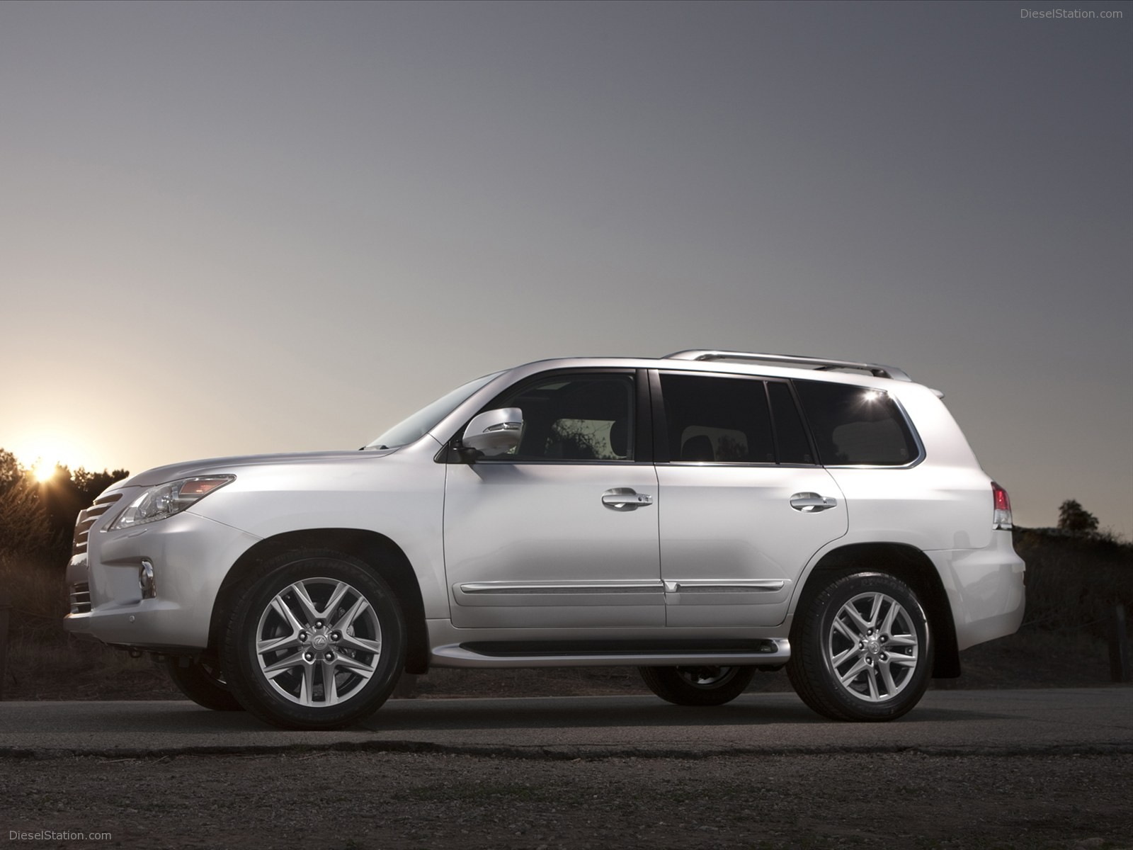 Lexus LX 570 2013