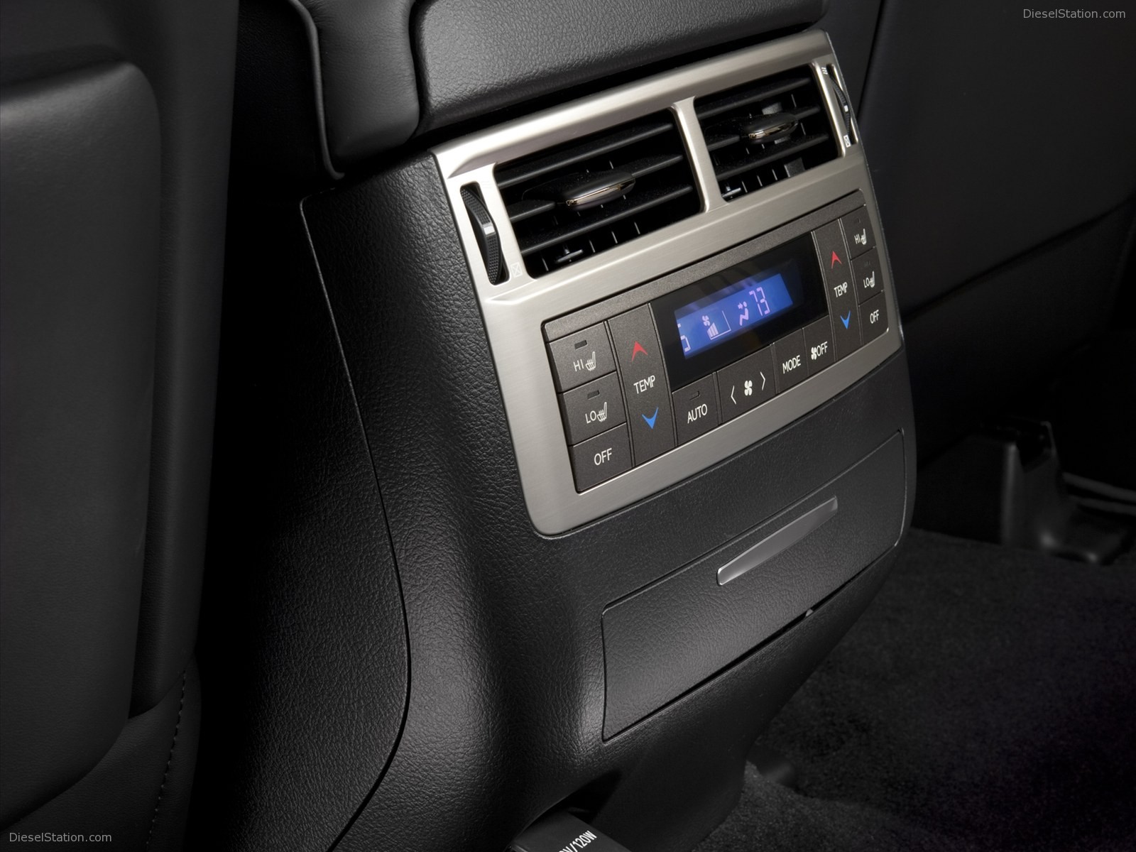 Lexus LX 570 2013