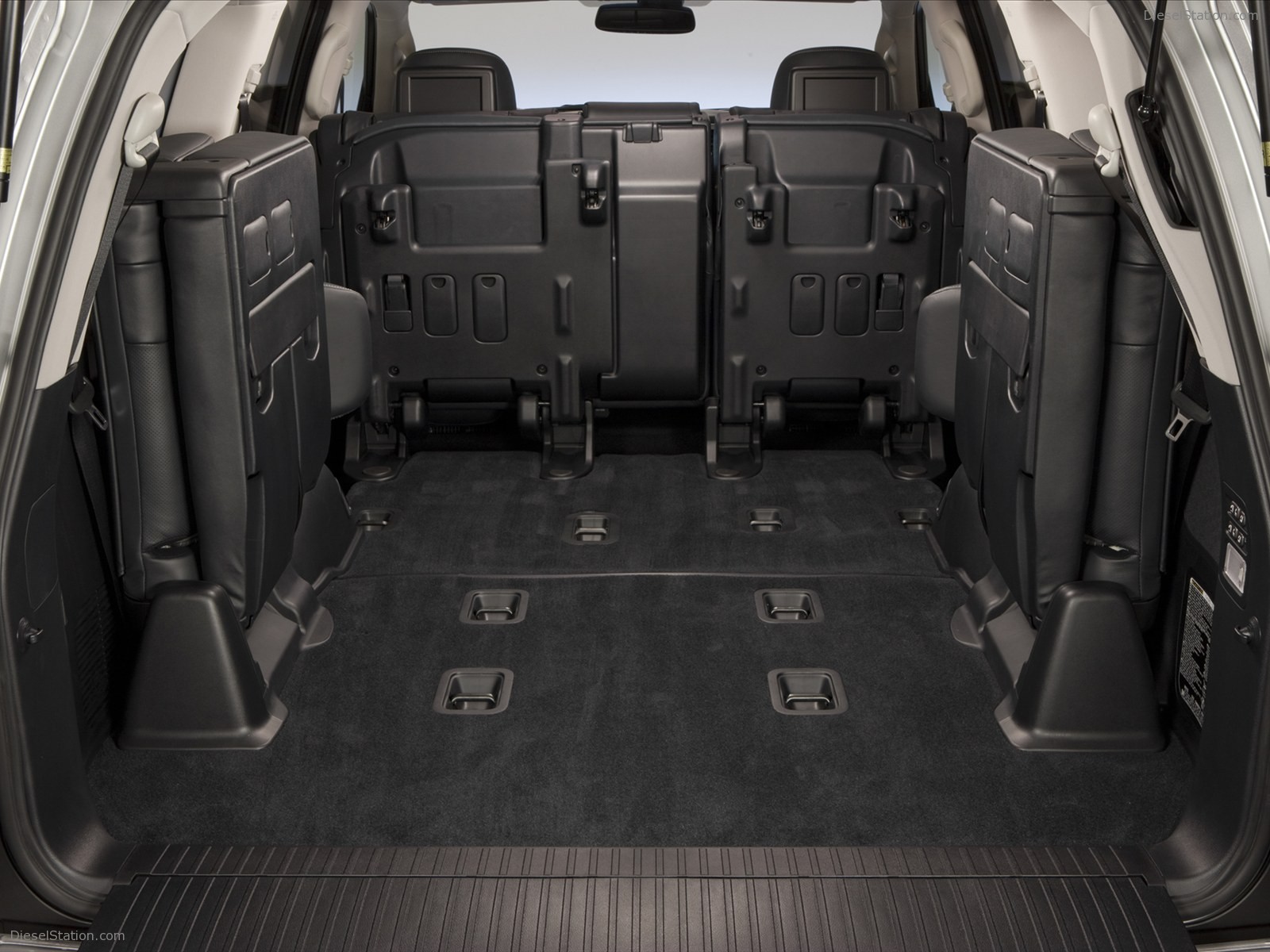 Lexus LX 570 2013