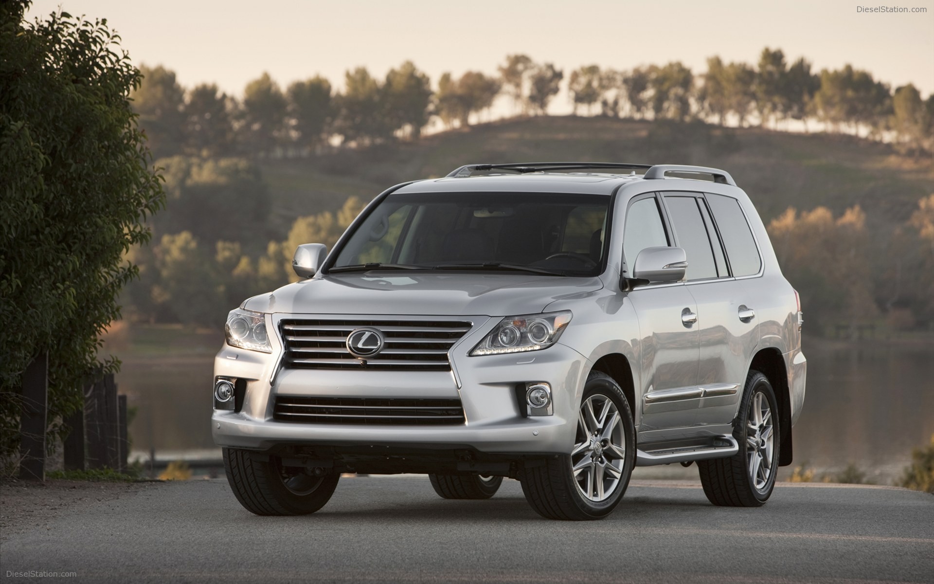 Lexus LX 570 2013