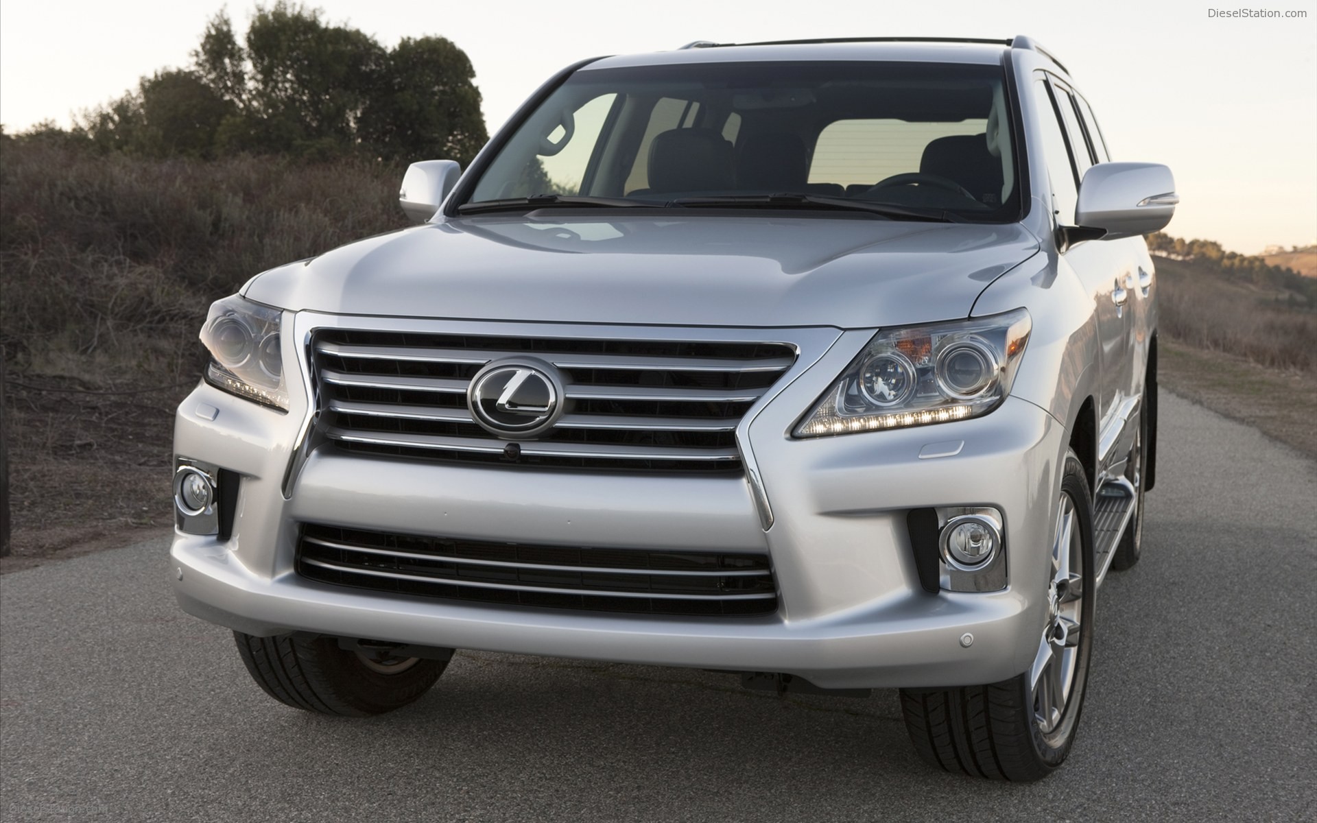 Lexus LX 570 2013
