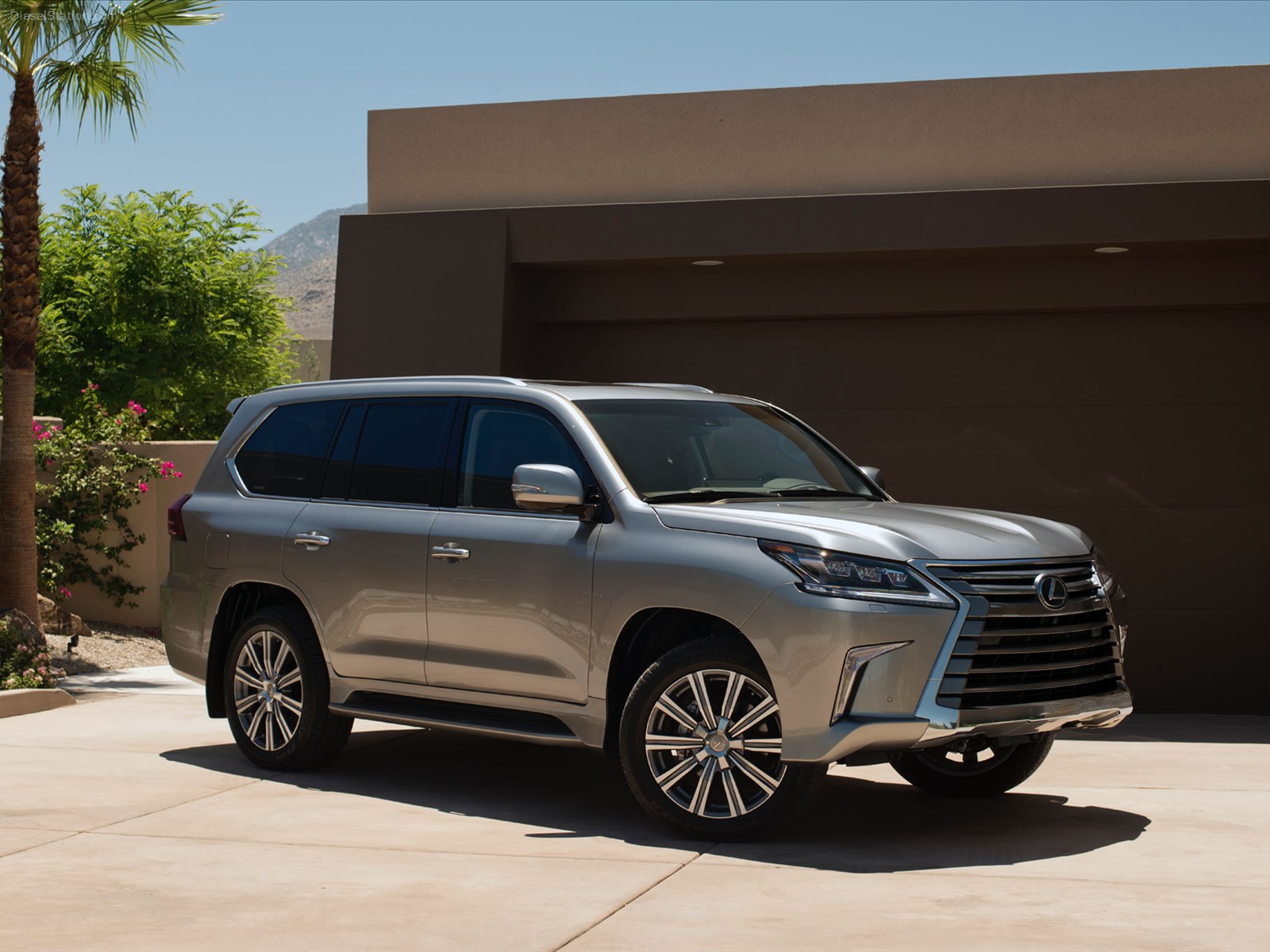 Lexus LX 570 2016