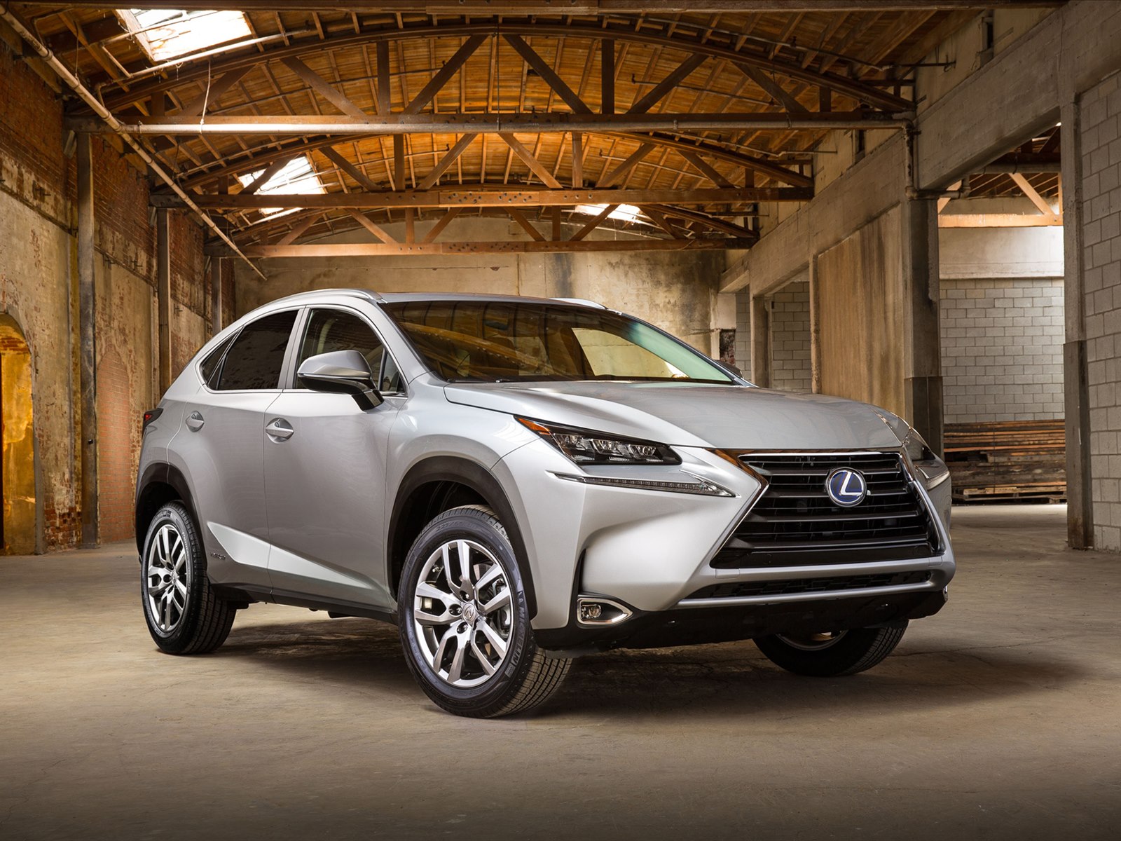 Lexus NX 300h 2015