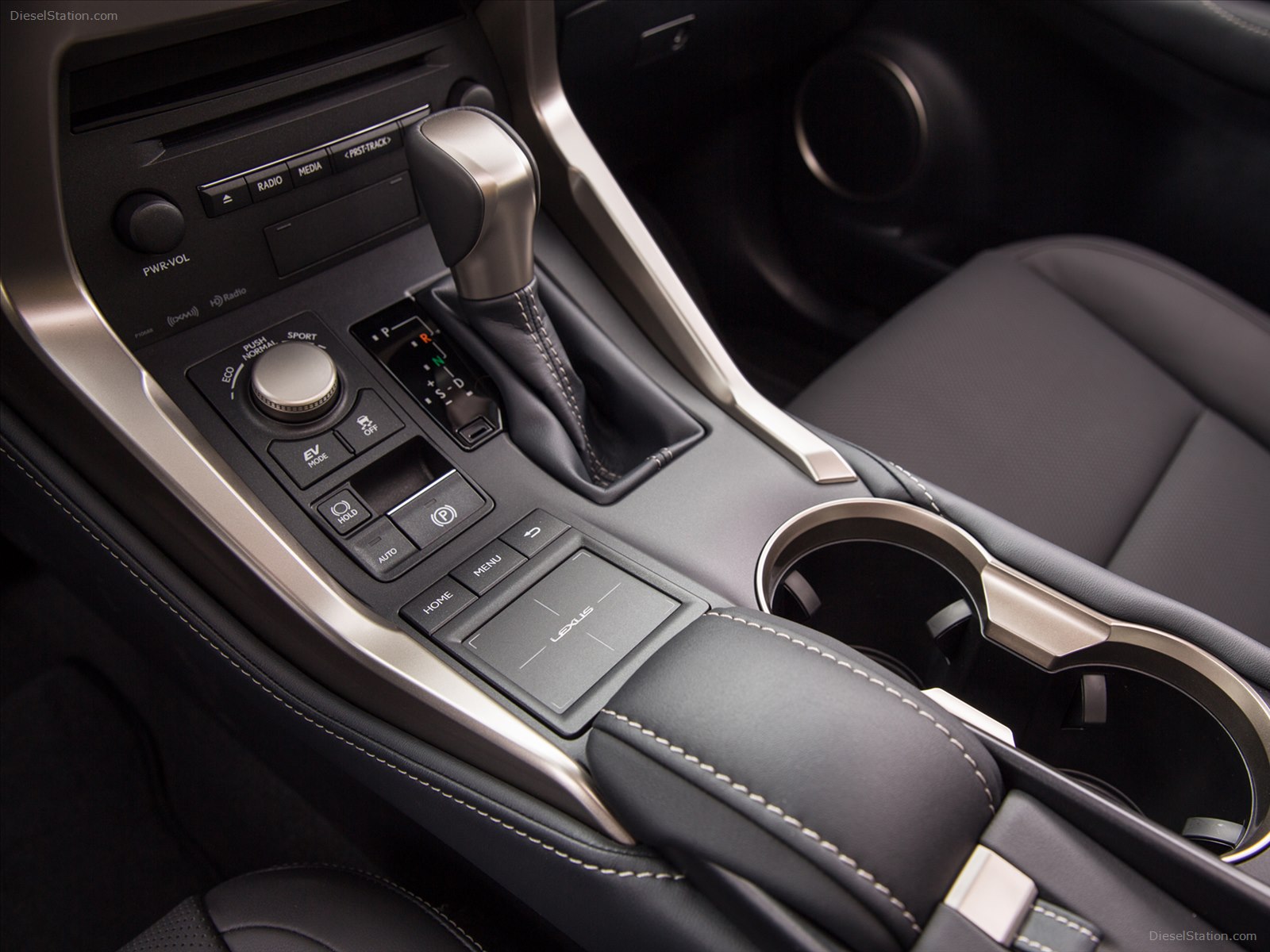 Lexus NX 300h 2015