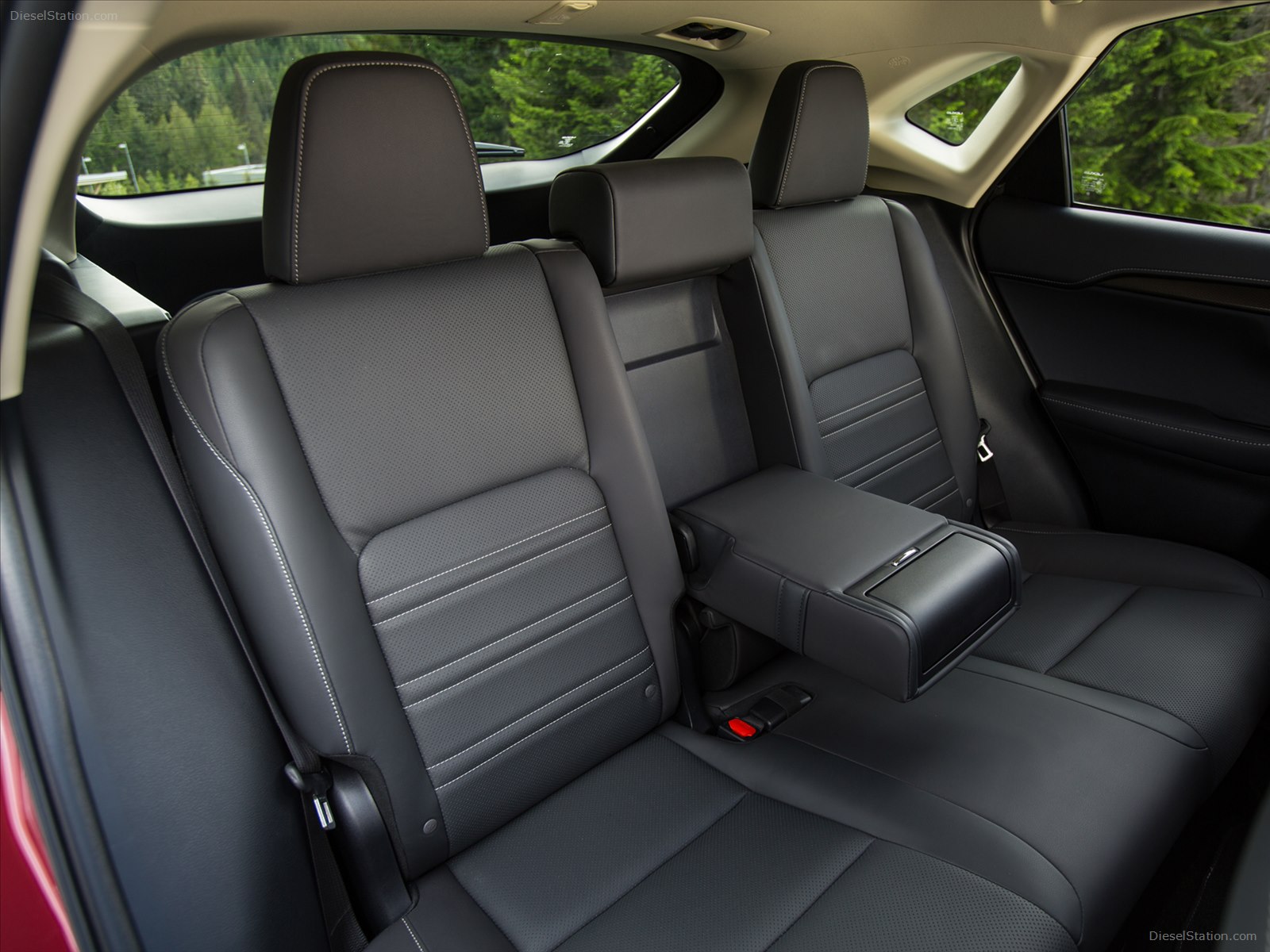 Lexus NX 300h 2015