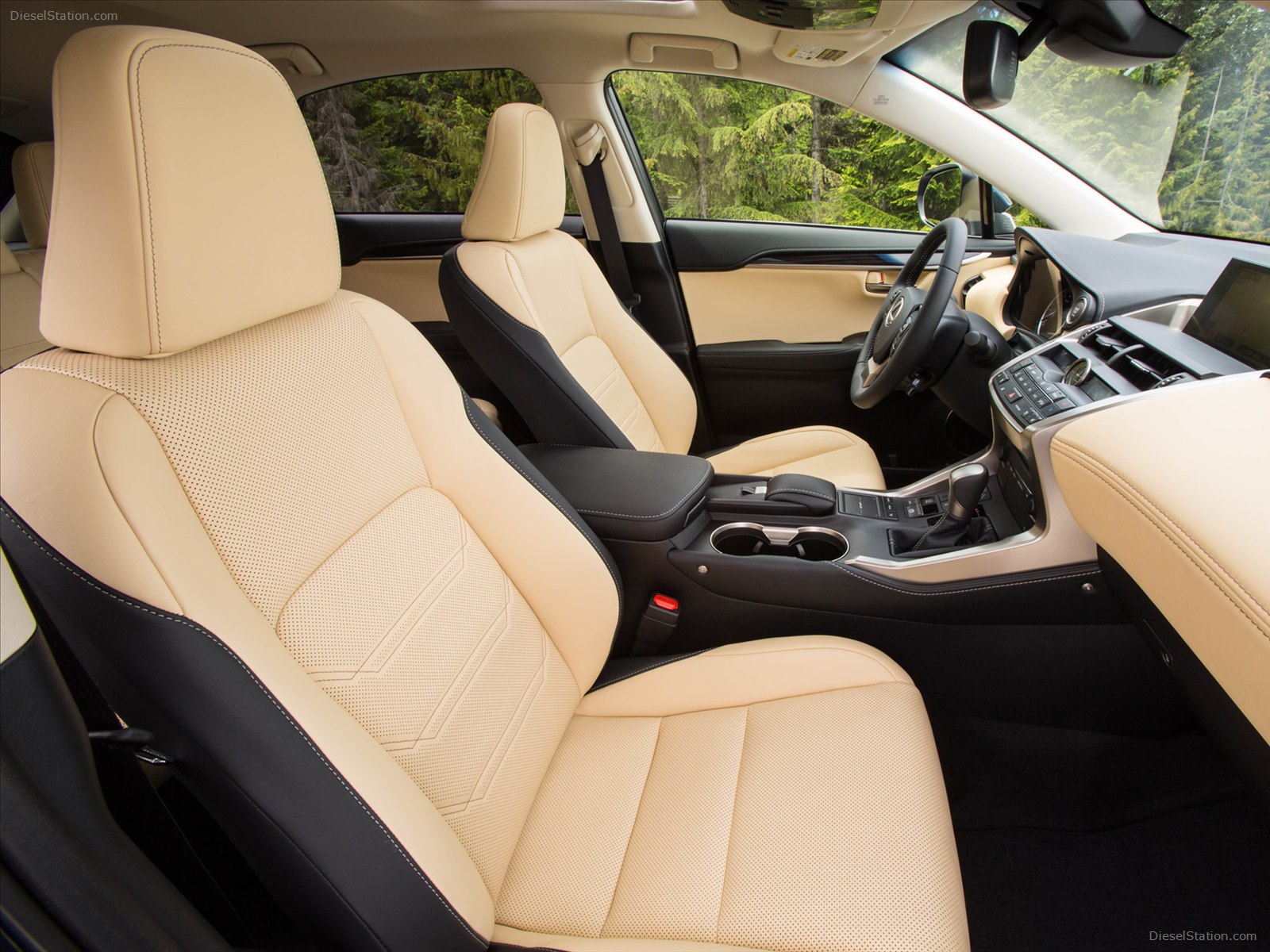Lexus NX 300h 2015