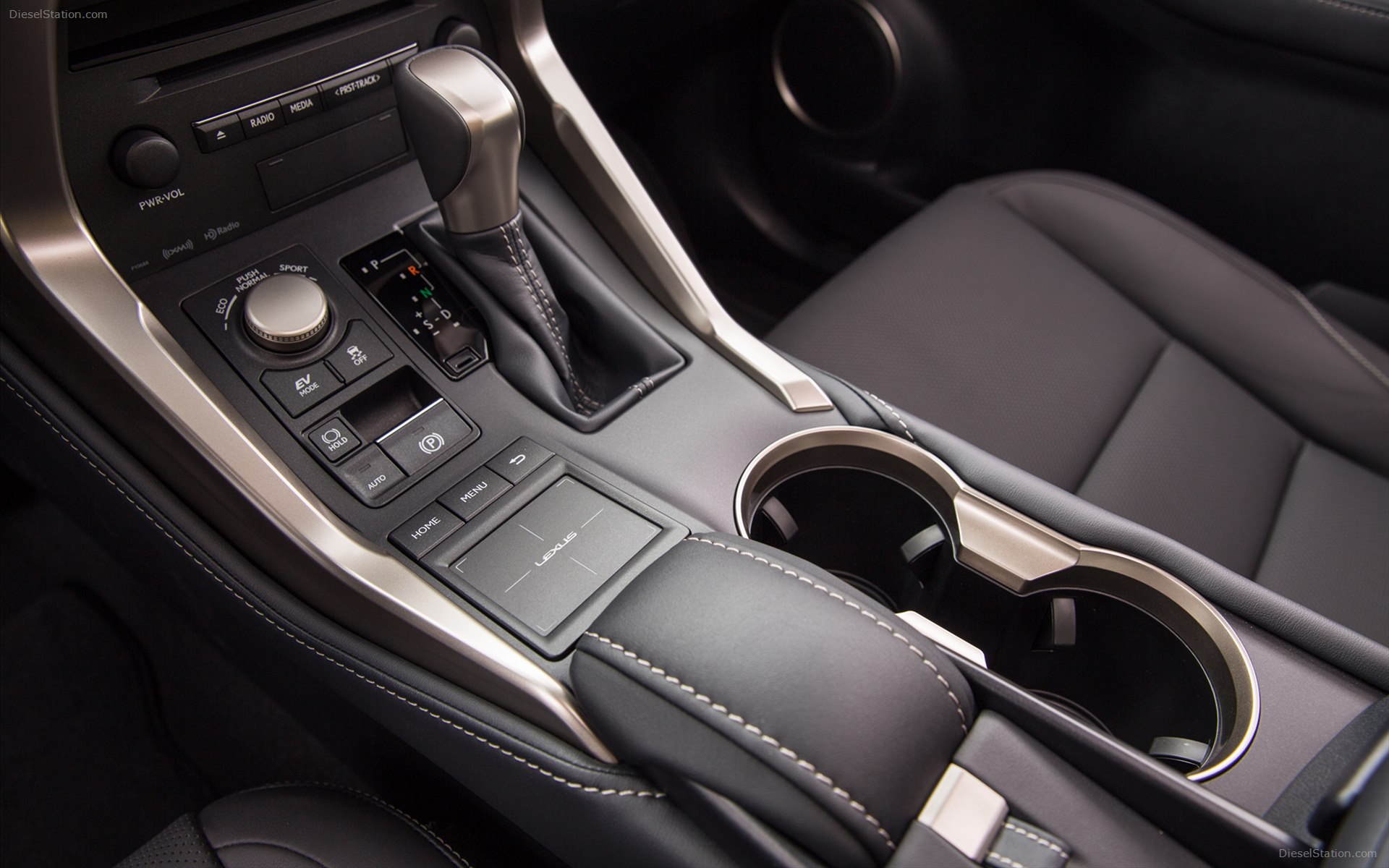 Lexus NX 300h 2015