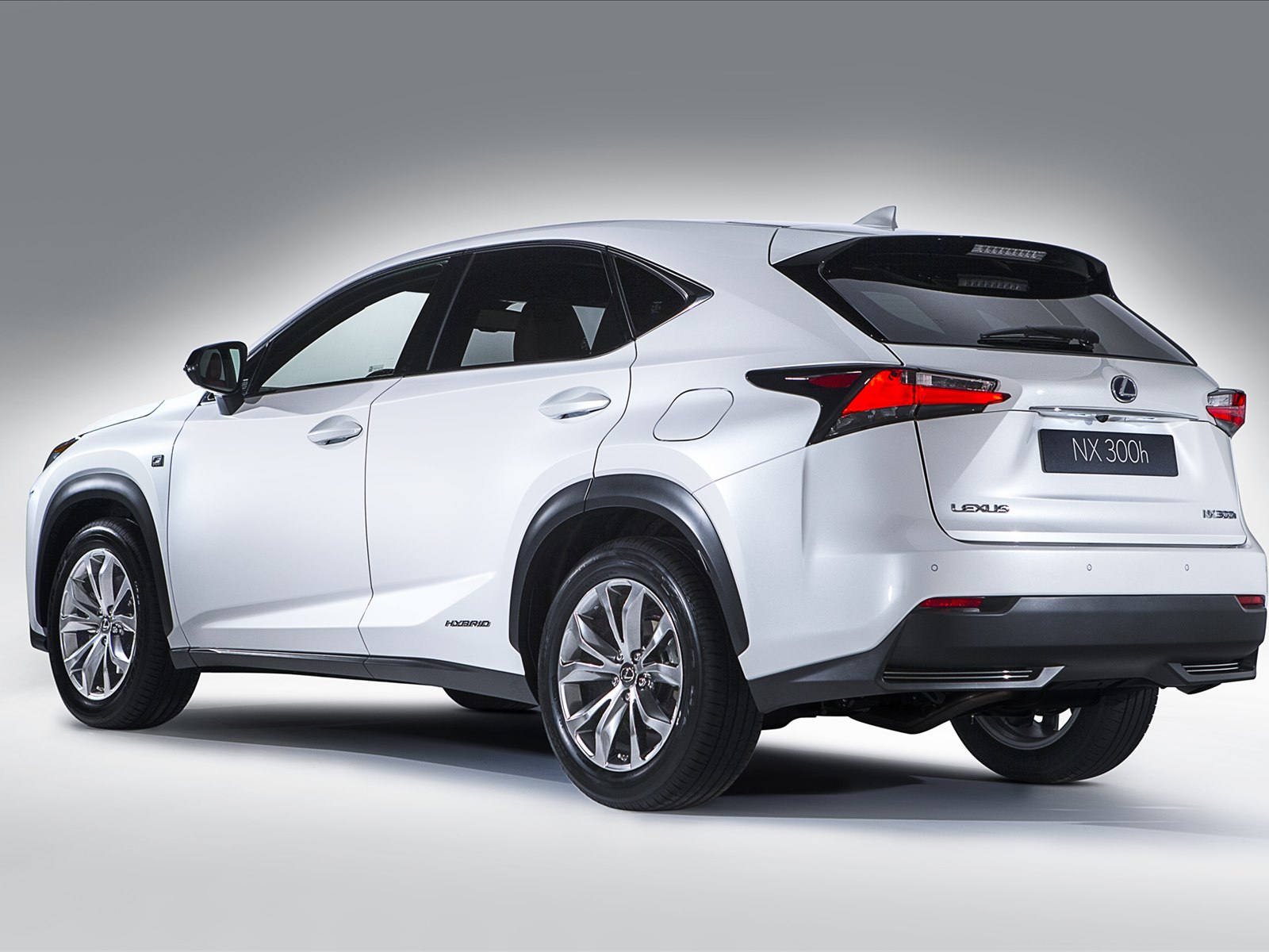 Lexus NX 300h F Sport 2014