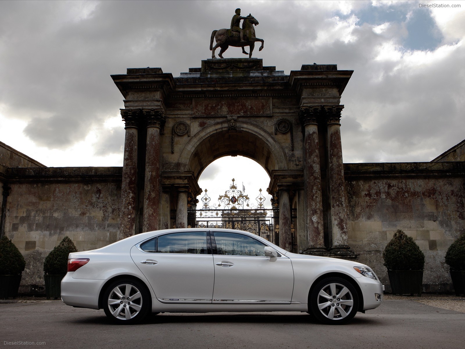 Lexus LS 600H 2010