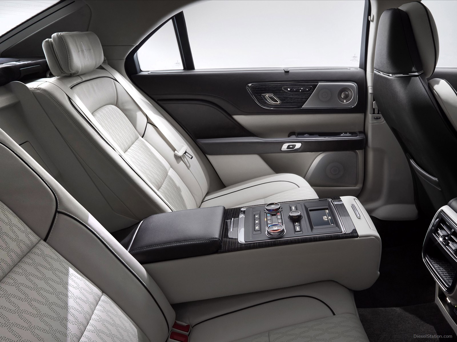 Lincoln Continental 2017