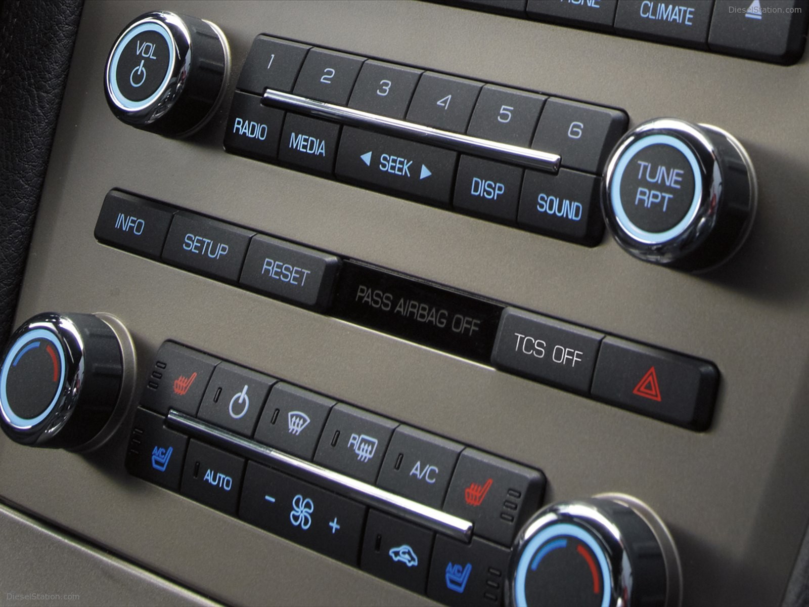 Lincoln MKT 2012